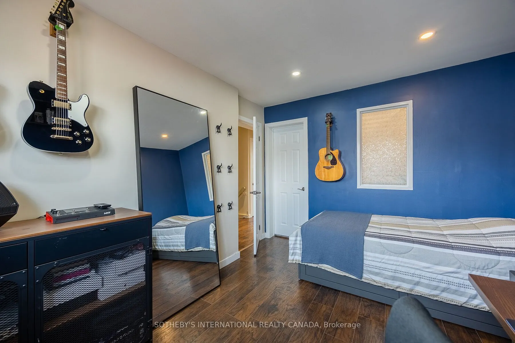 5475 Lakeshore Road #113