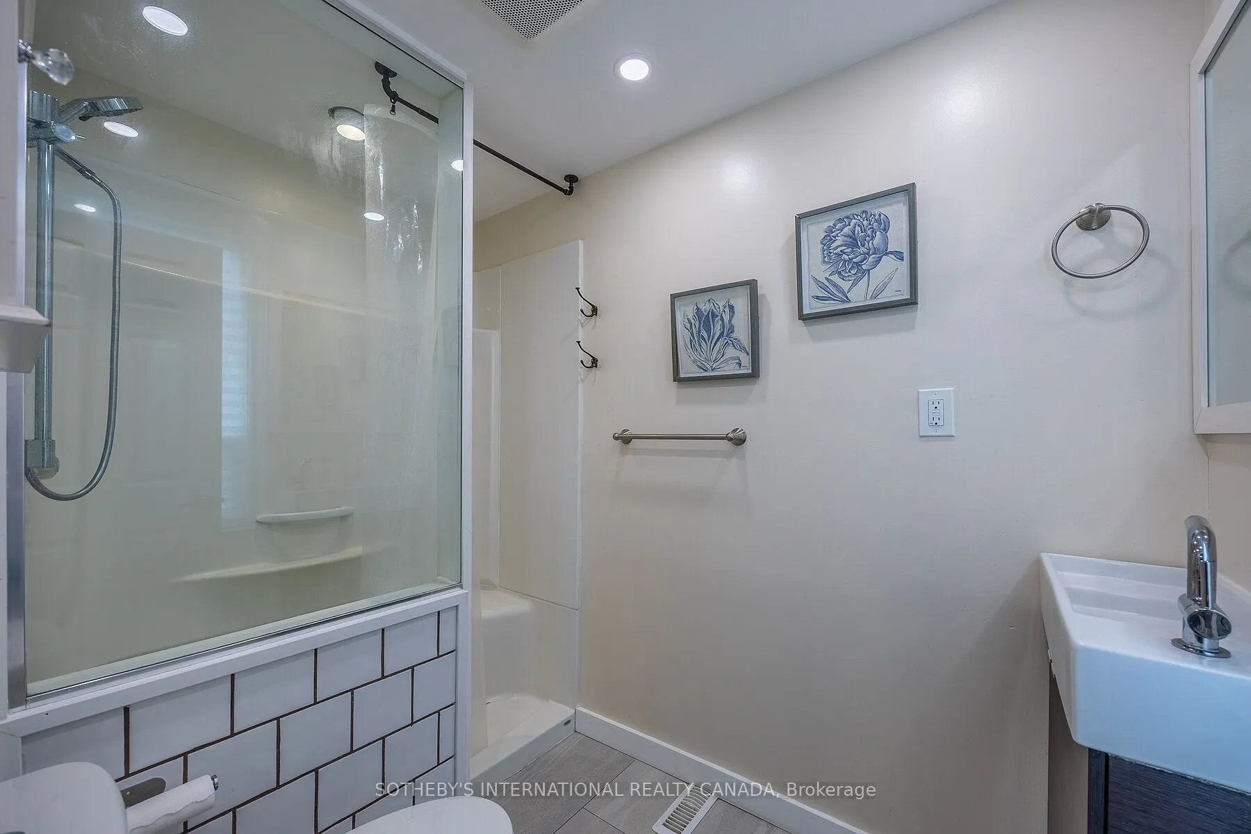 5475 Lakeshore Road #113