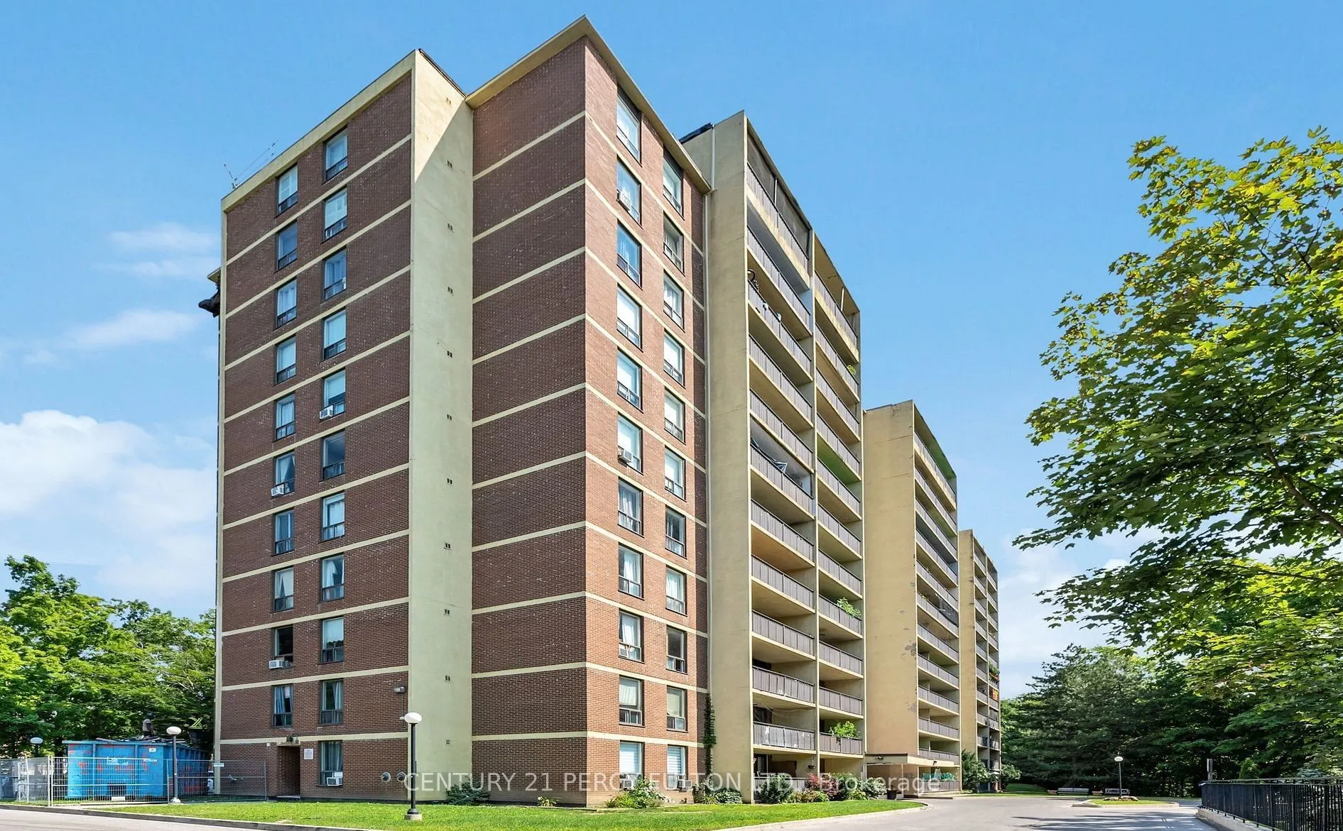 15 London Green Court #808