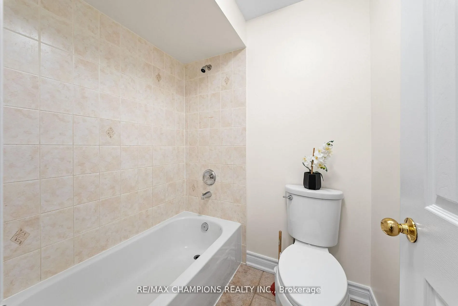 42 Abbotsbury Drive