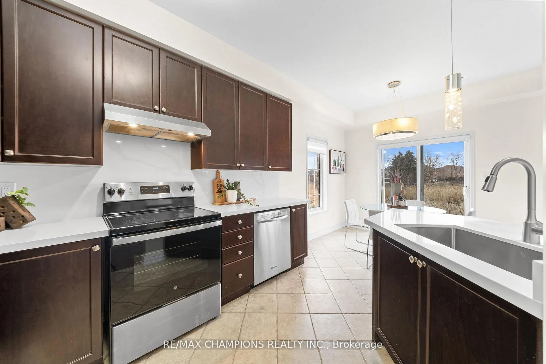 42 Abbotsbury Drive