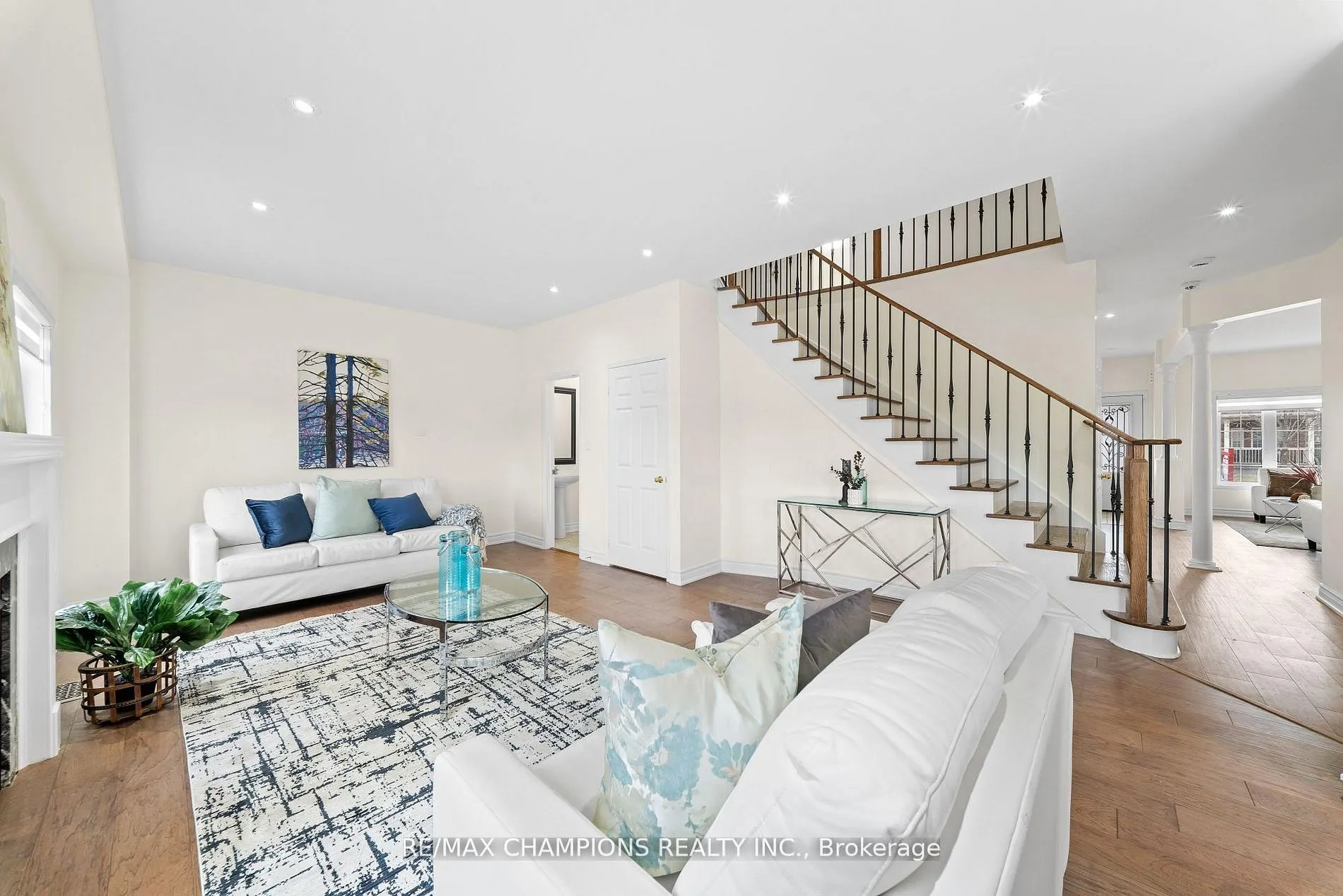 42 Abbotsbury Drive