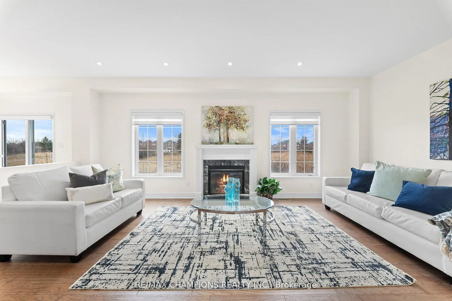 42 Abbotsbury Drive