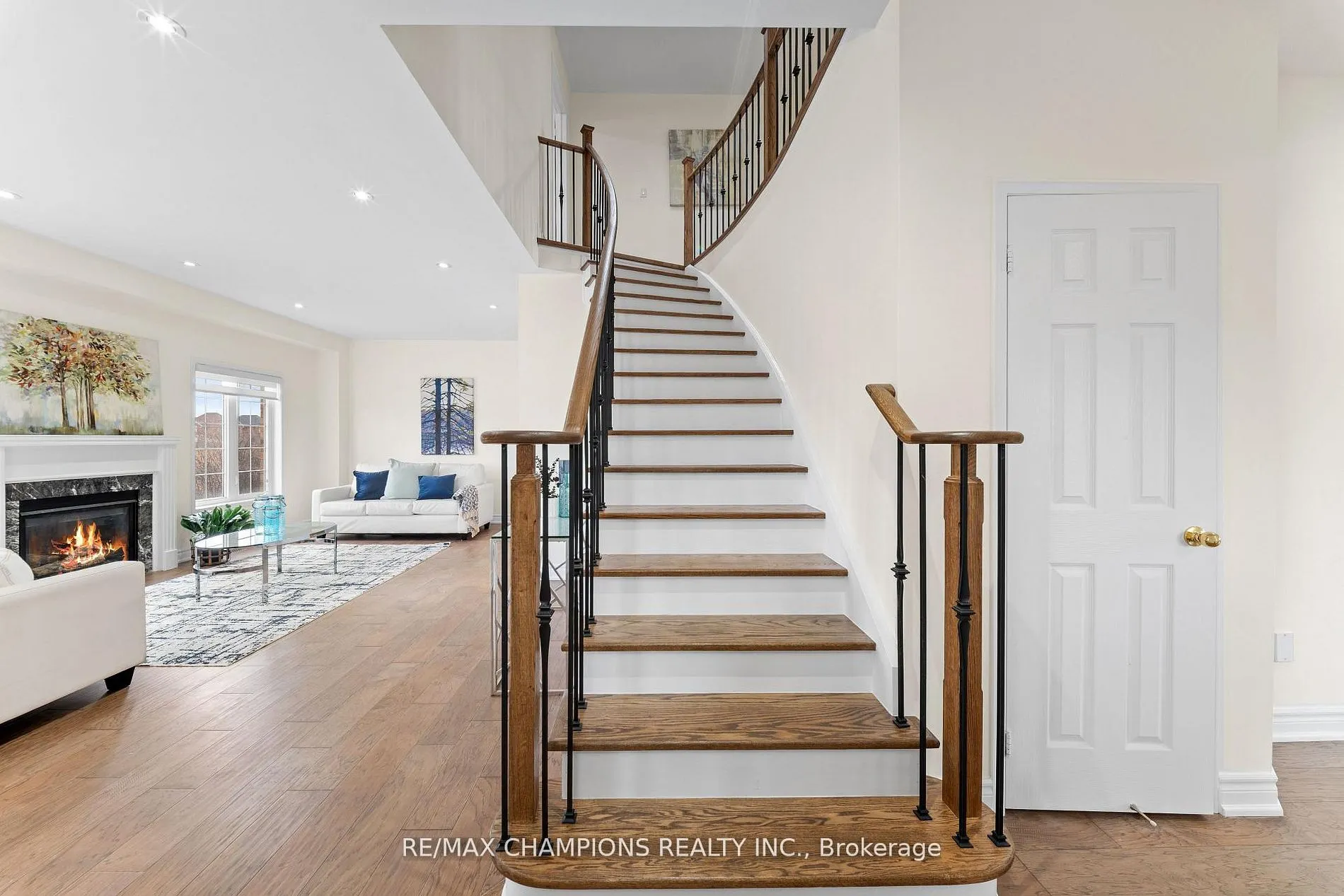 42 Abbotsbury Drive