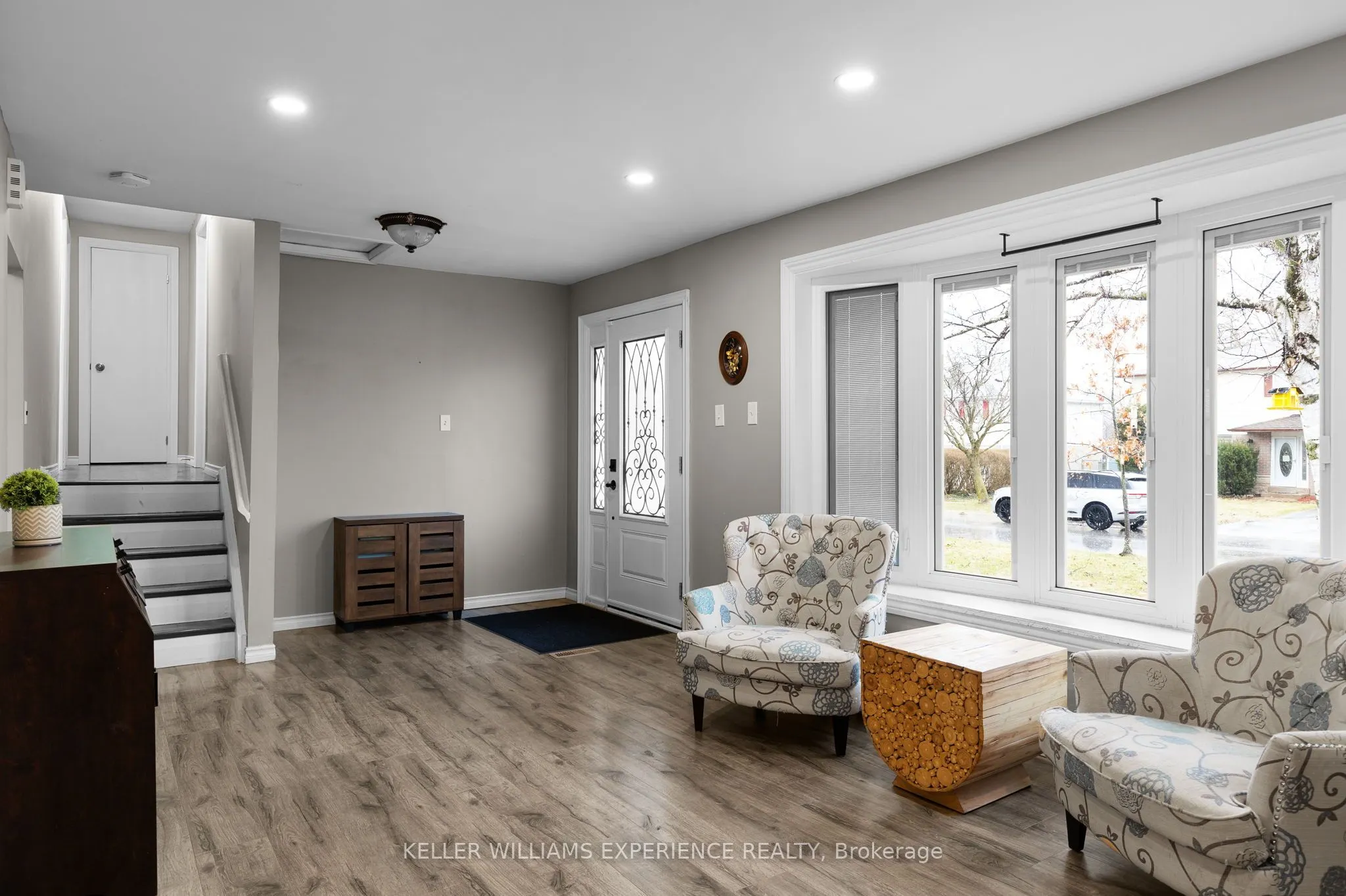 27 Rustic Crescent
