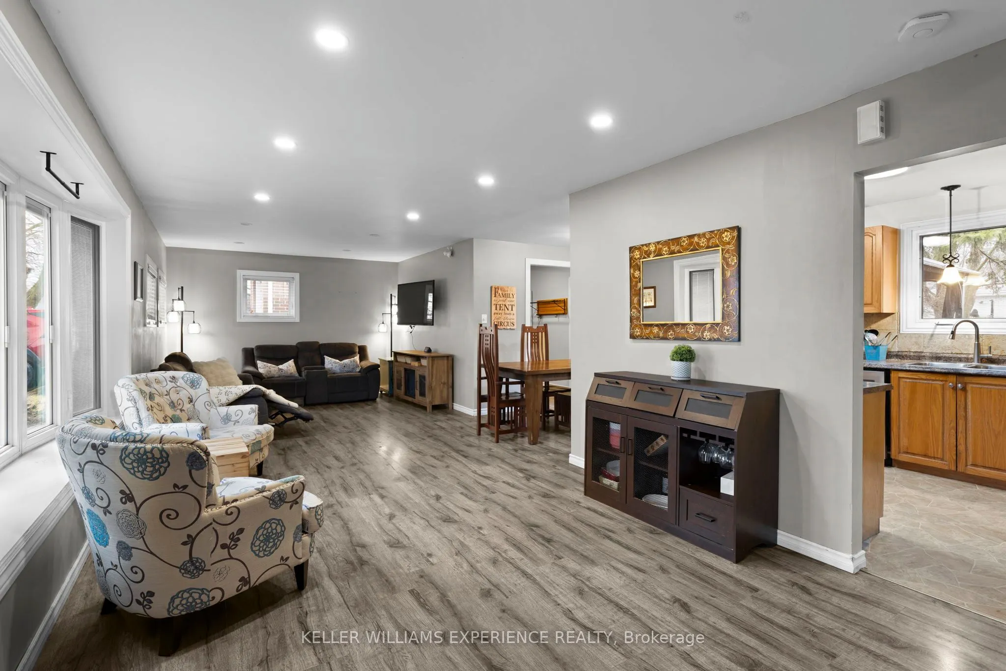 27 Rustic Crescent