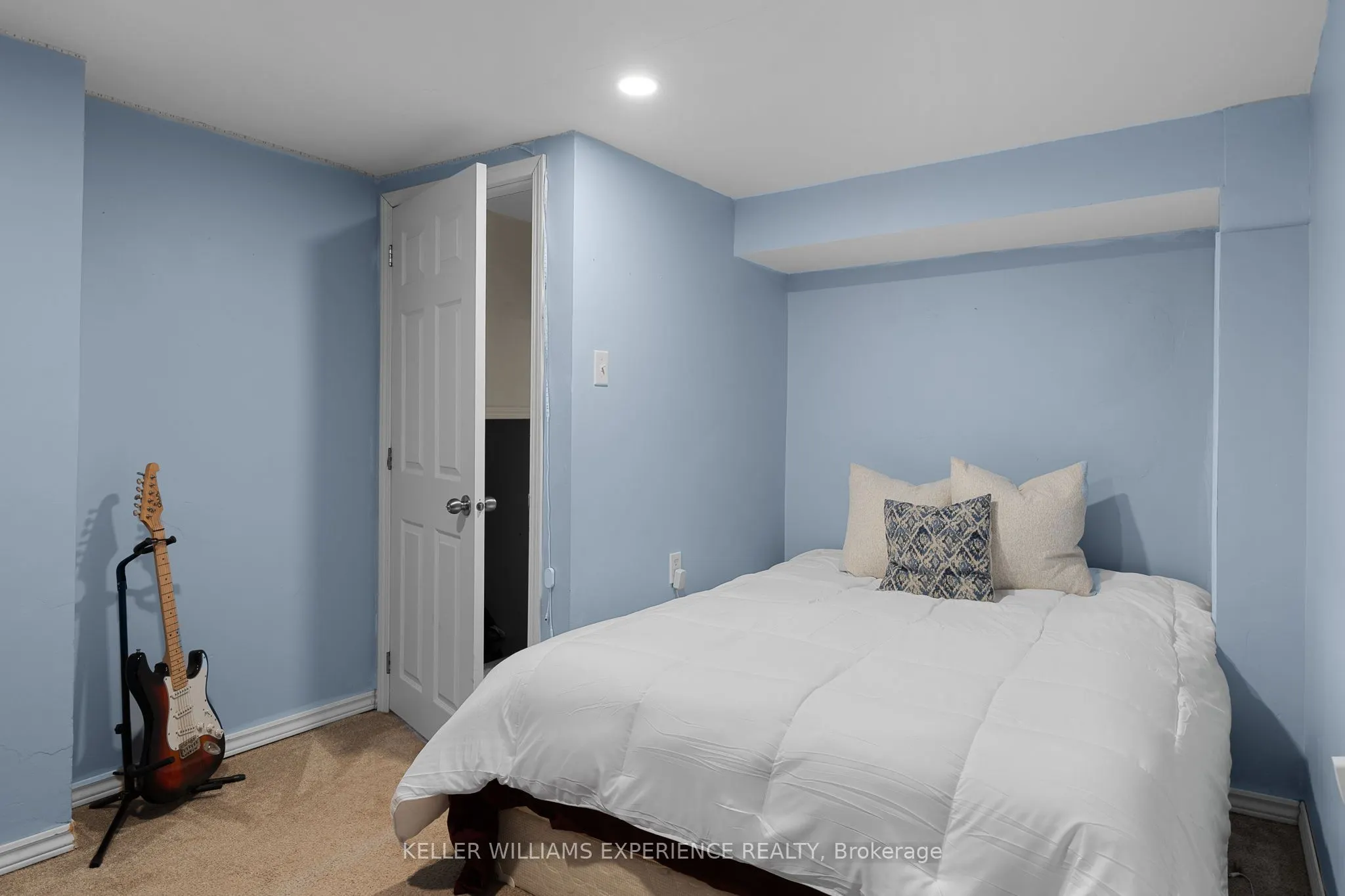 27 Rustic Crescent