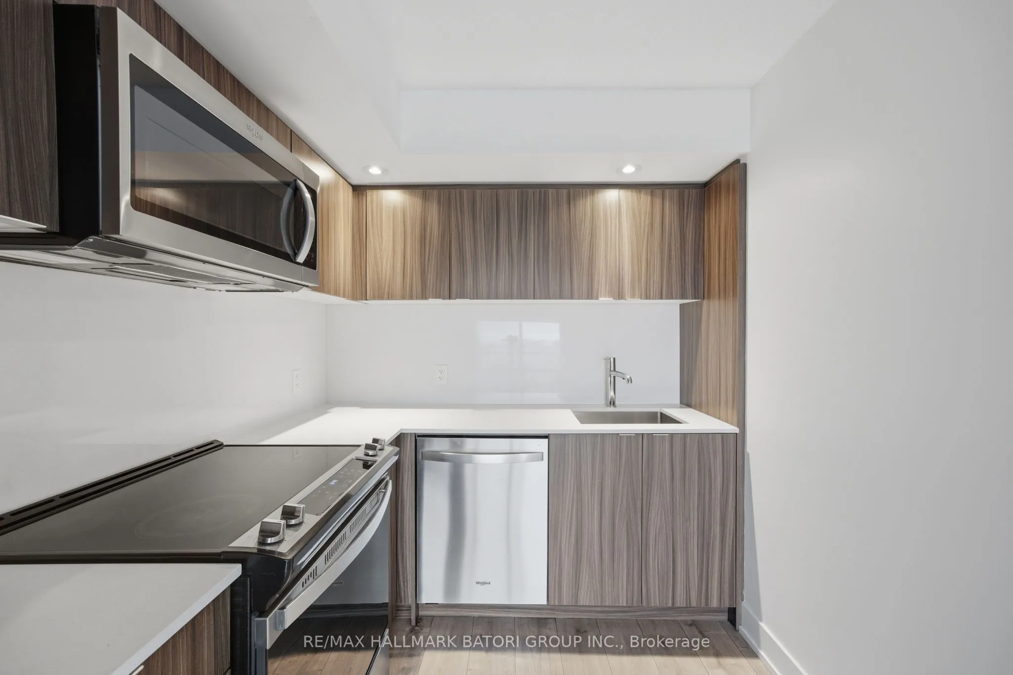 10 Eva Road #1505