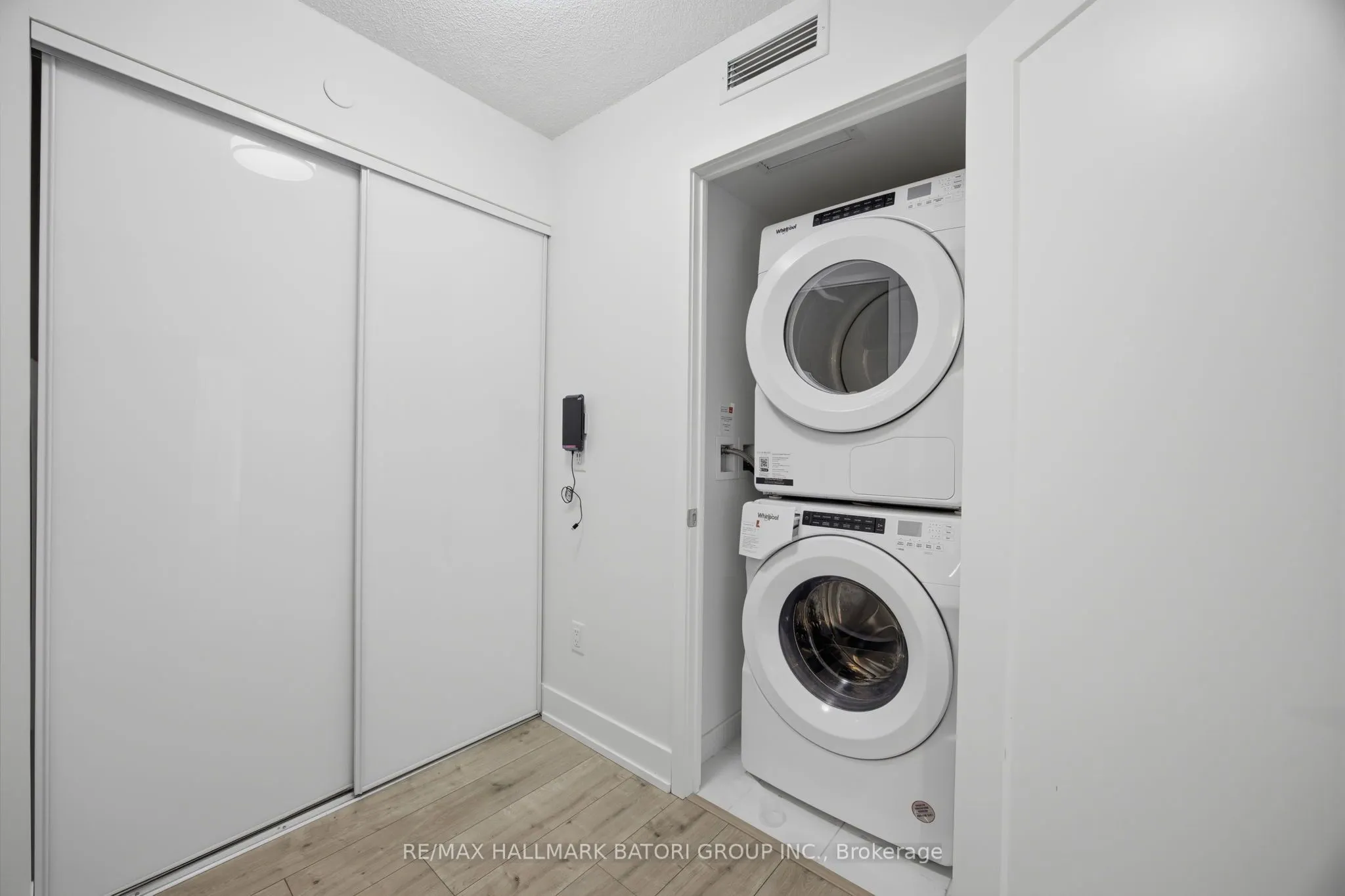 10 Eva Road #1505