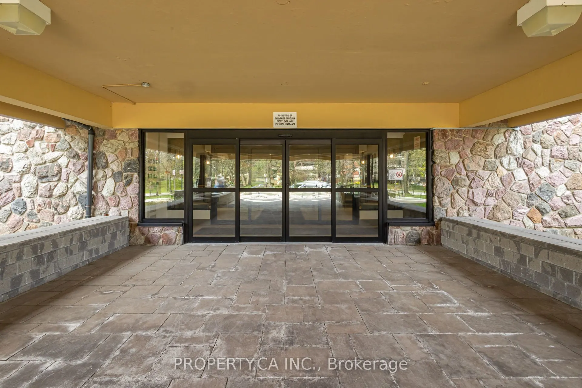 966 Inverhouse Drive #109