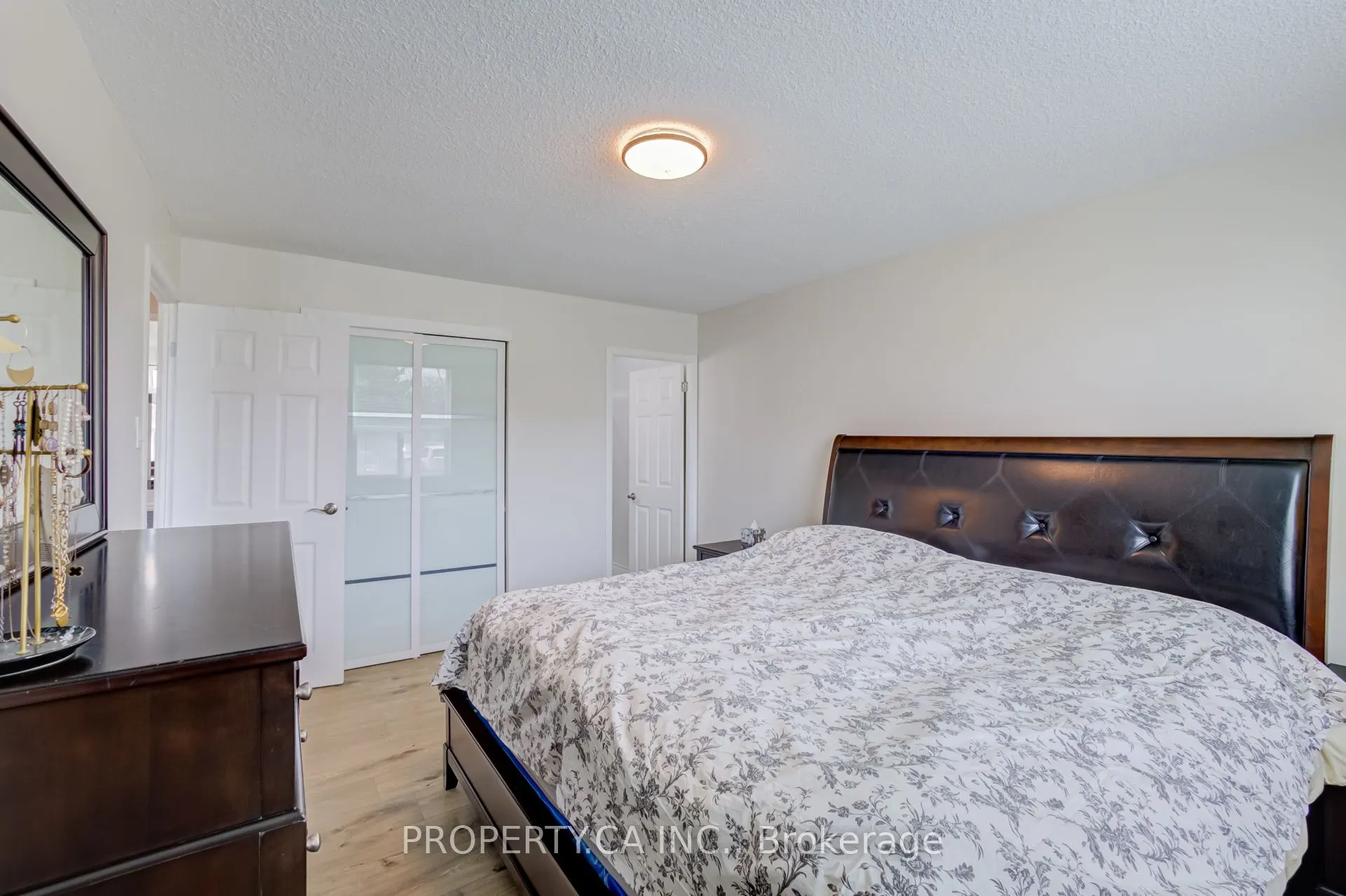 966 Inverhouse Drive #109
