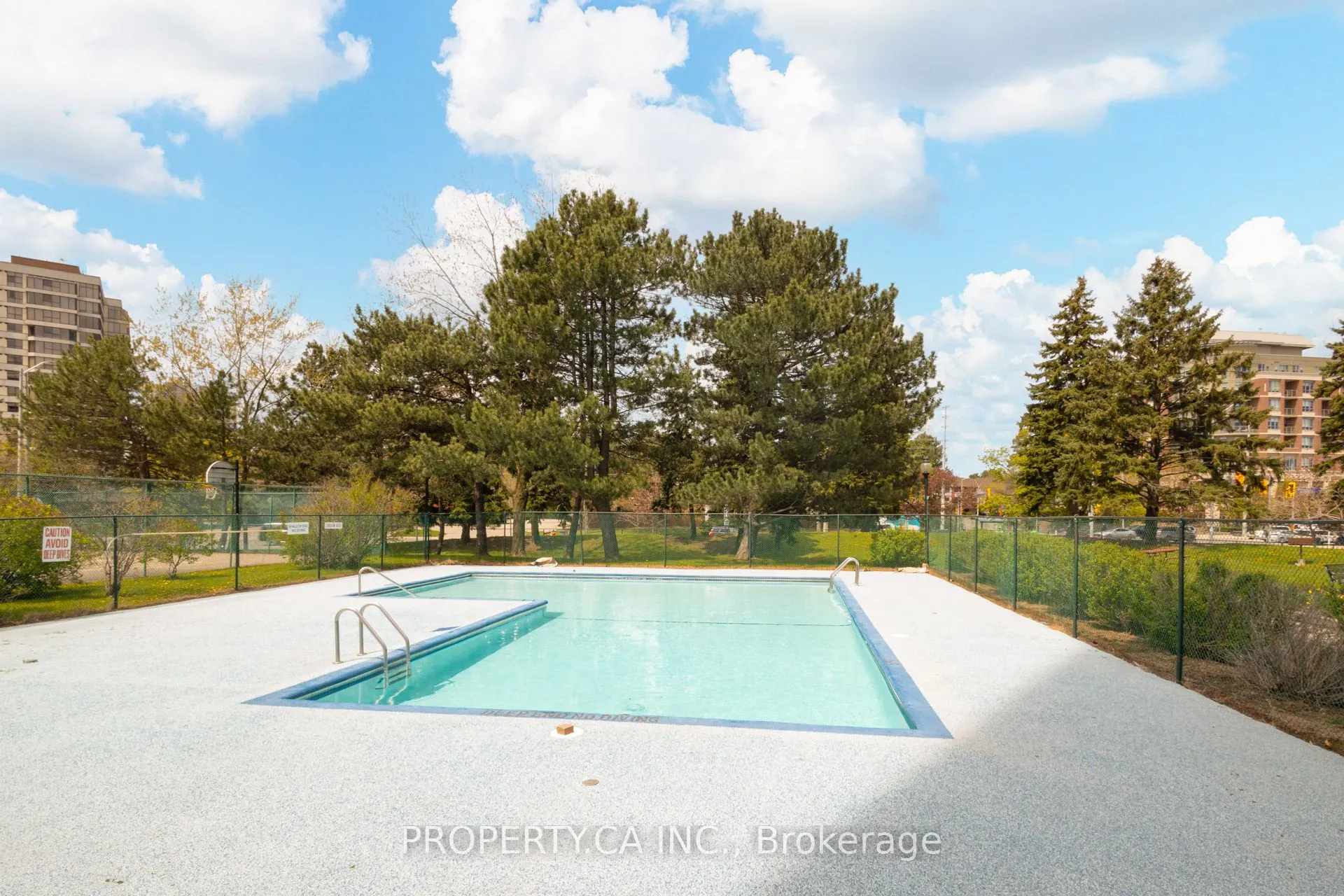 966 Inverhouse Drive #109