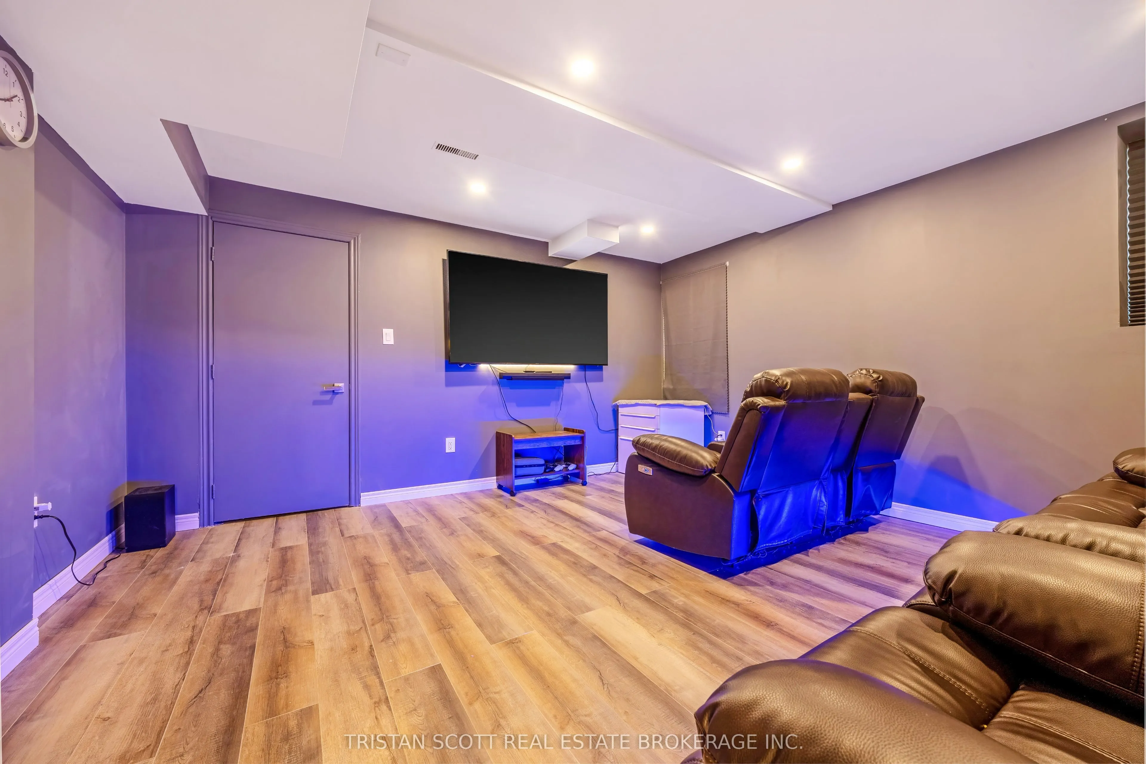 606 Nairn Circle