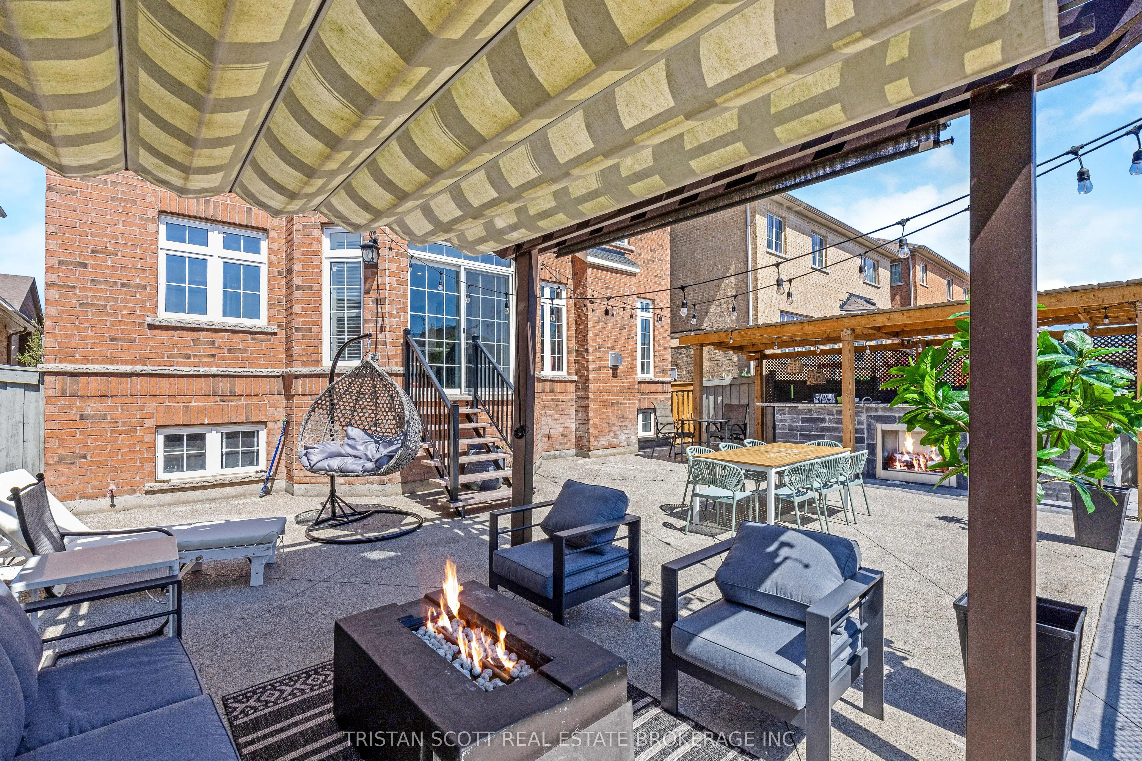606 Nairn Circle