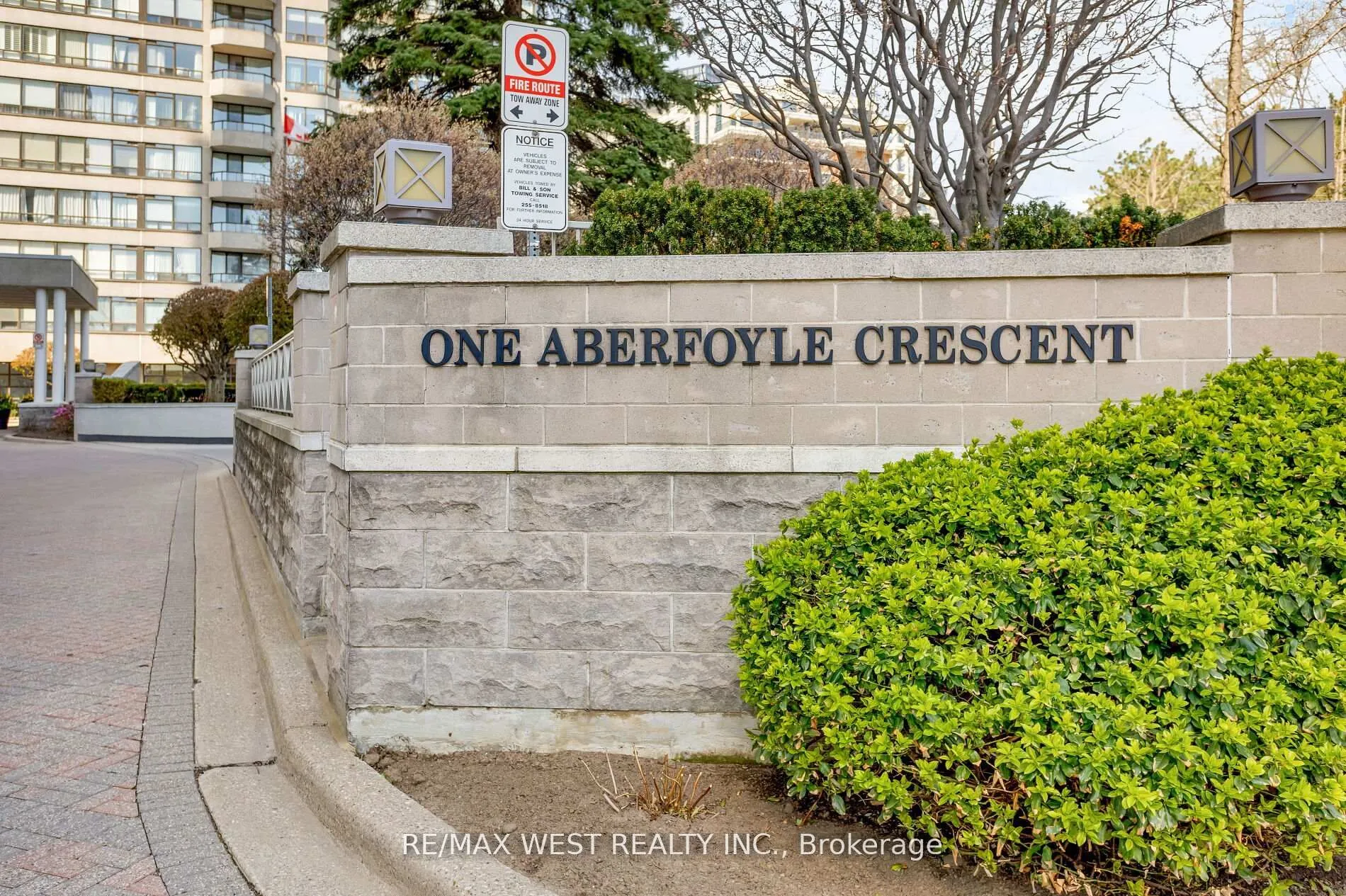 1 Aberfoyle Crescent #411