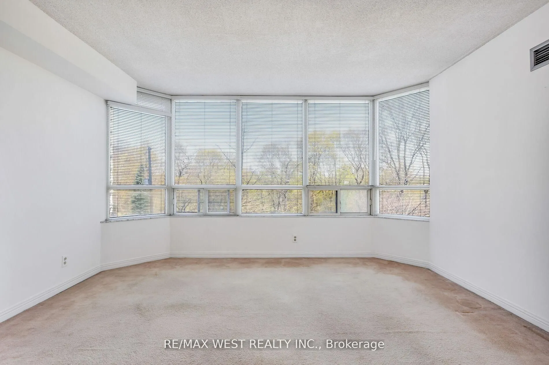 1 Aberfoyle Crescent #411