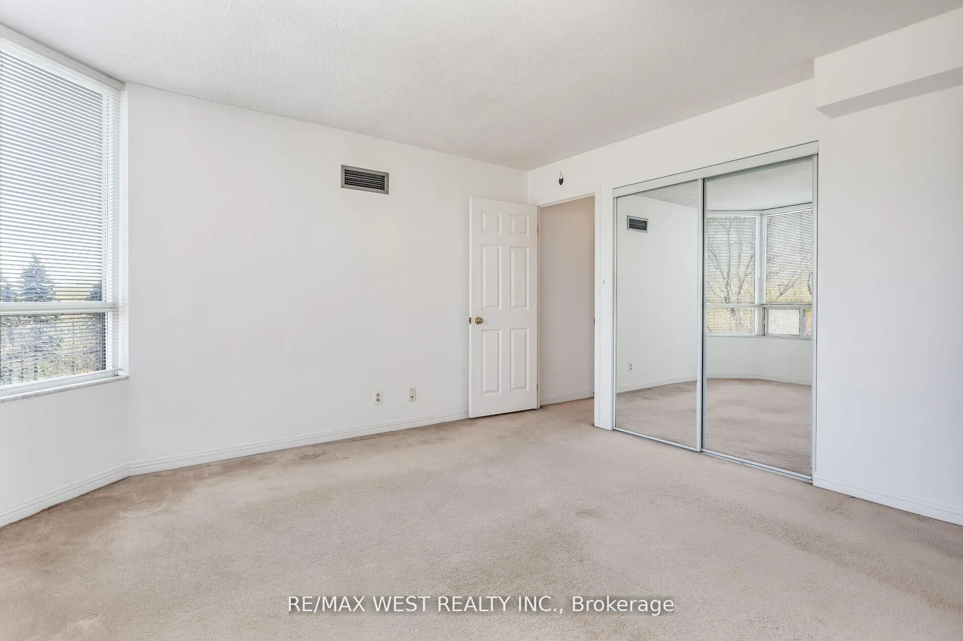 1 Aberfoyle Crescent #411
