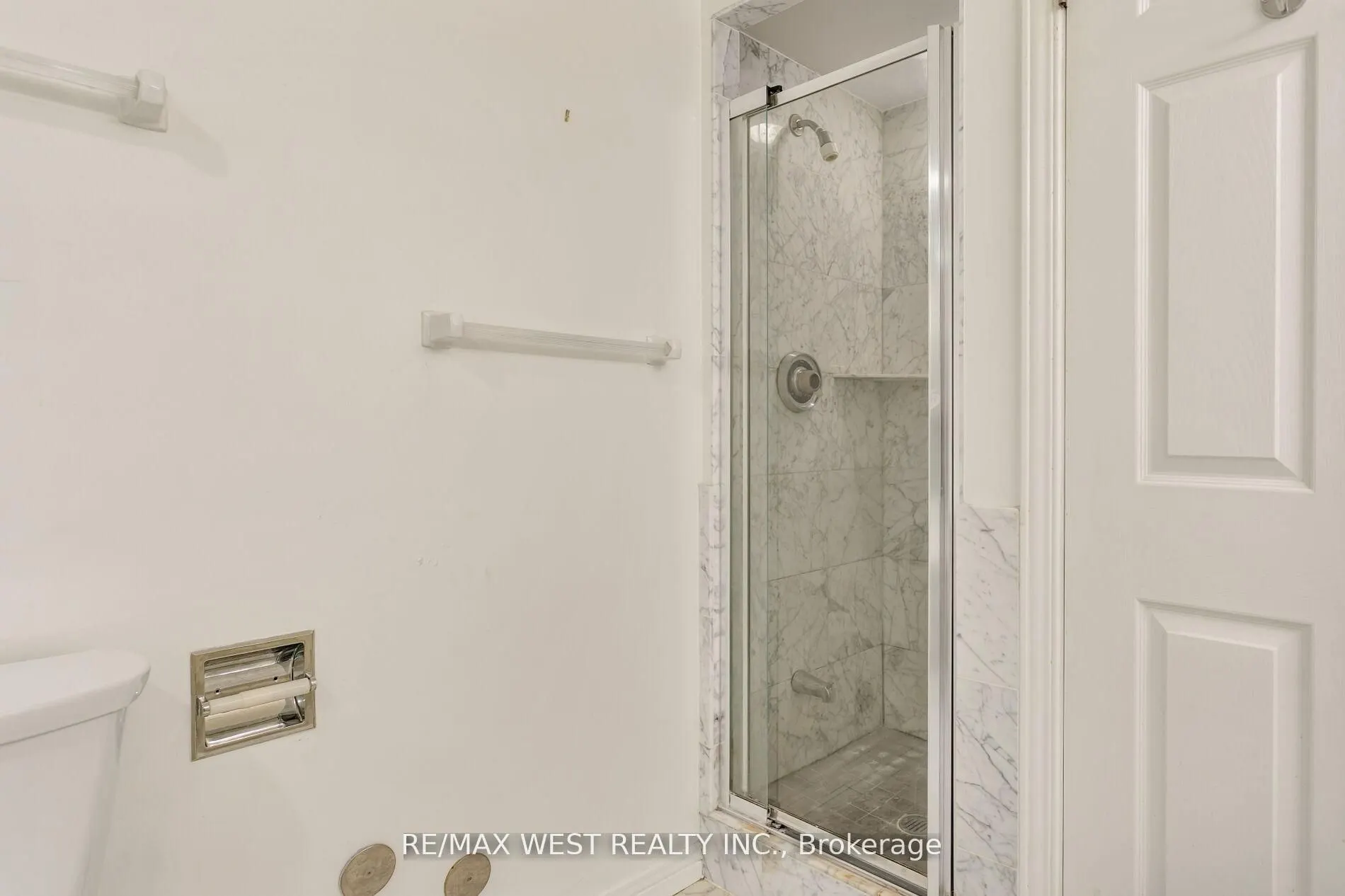 1 Aberfoyle Crescent #411