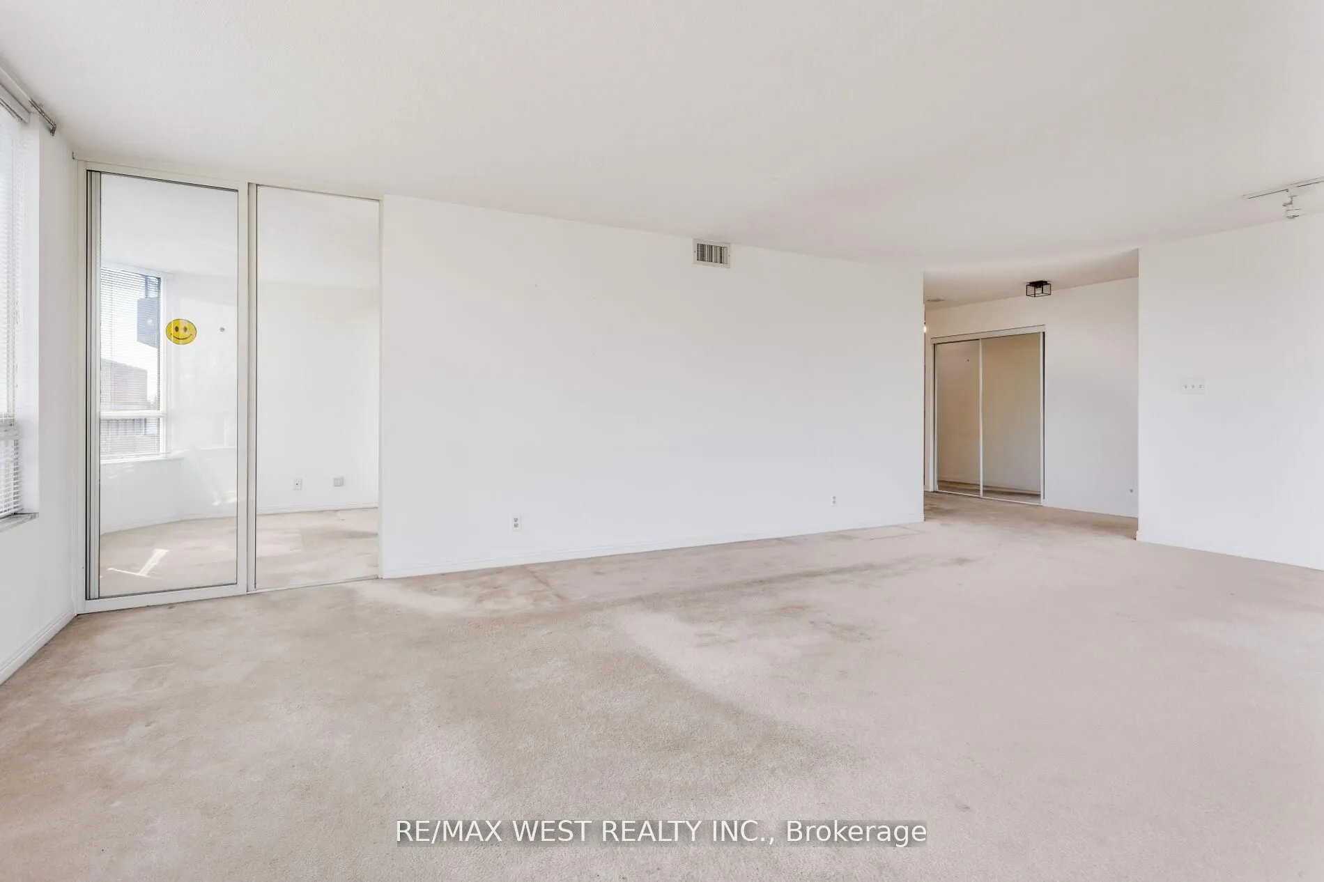 1 Aberfoyle Crescent #411