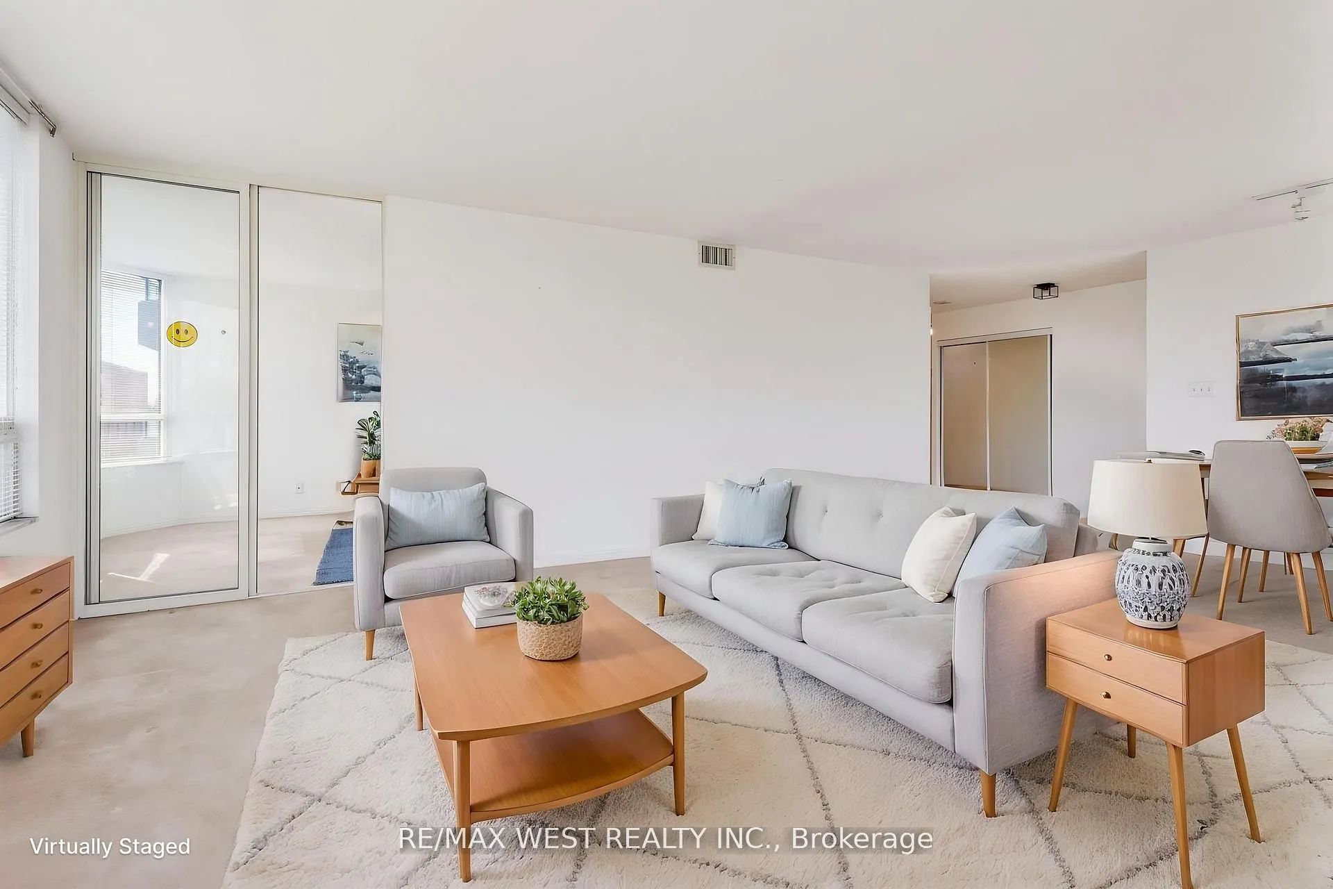 1 Aberfoyle Crescent #411