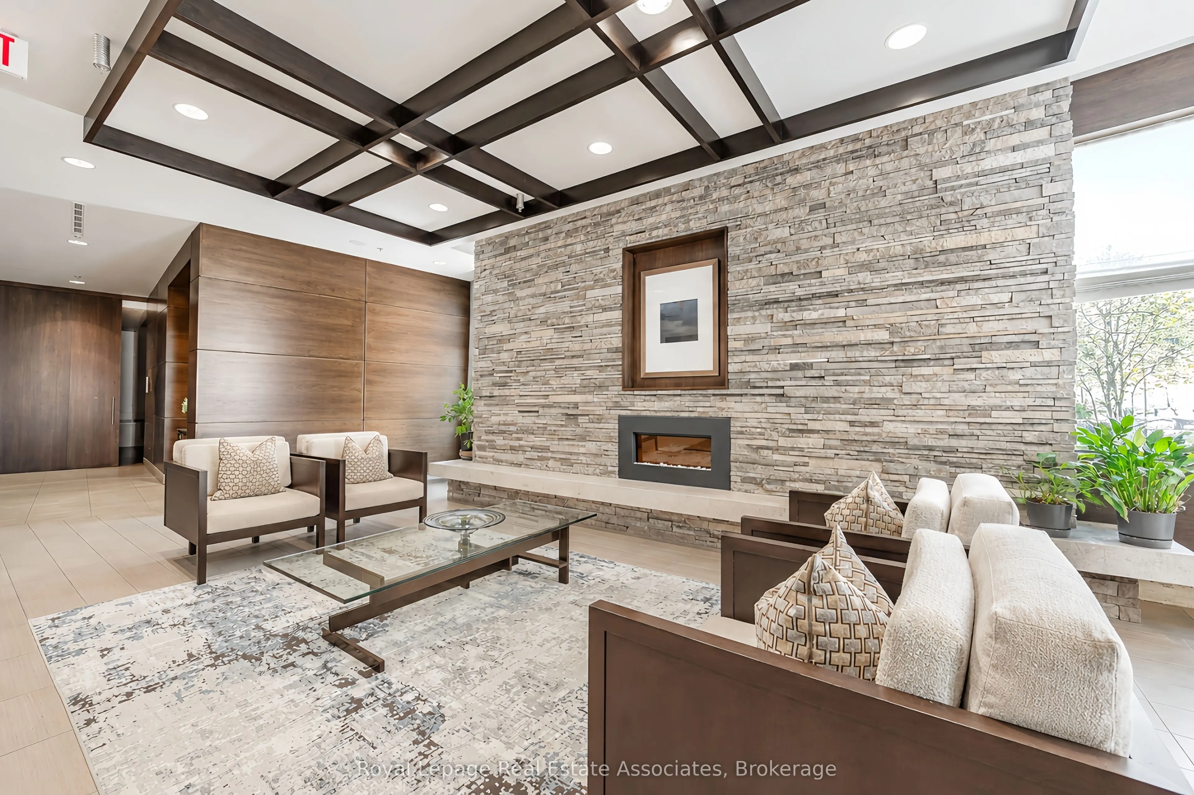 1 Hurontario Street #308