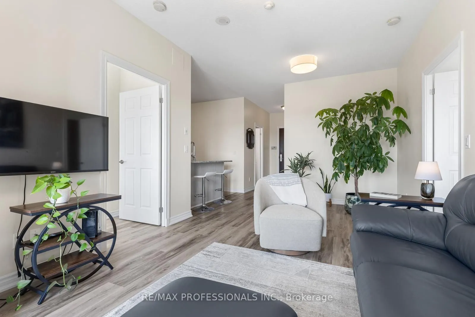 1135 Royal York Road #801