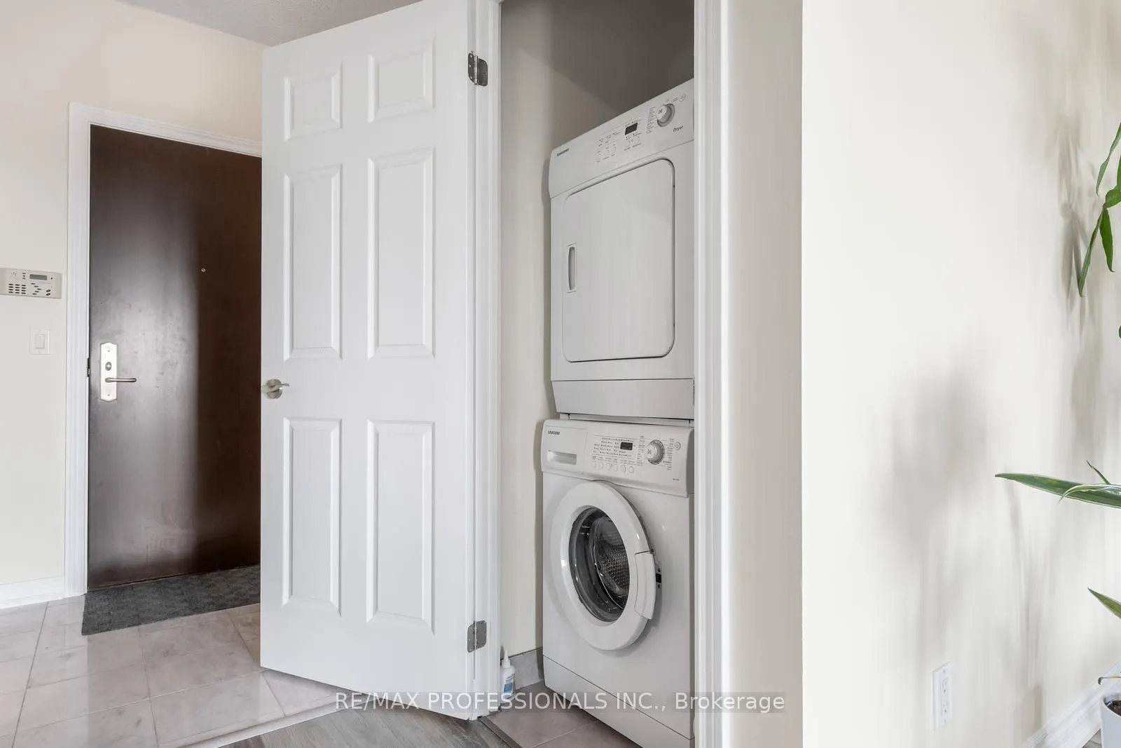 1135 Royal York Road #801