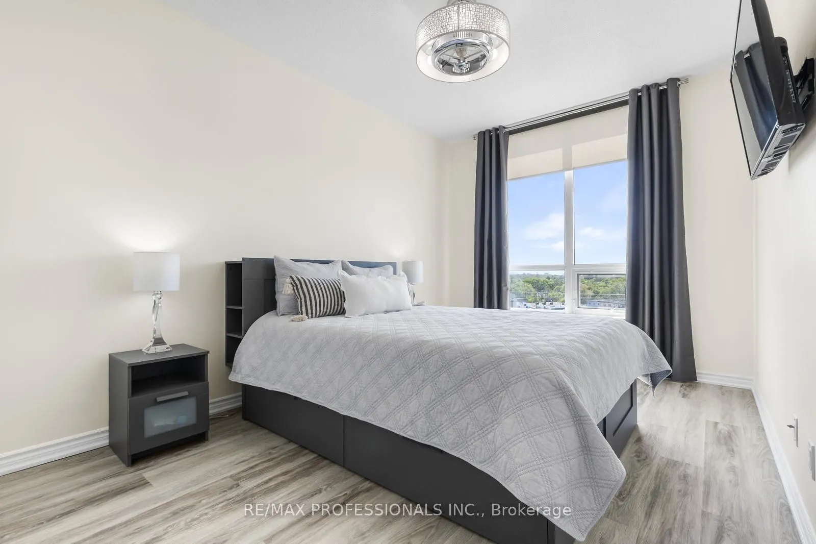 1135 Royal York Road #801