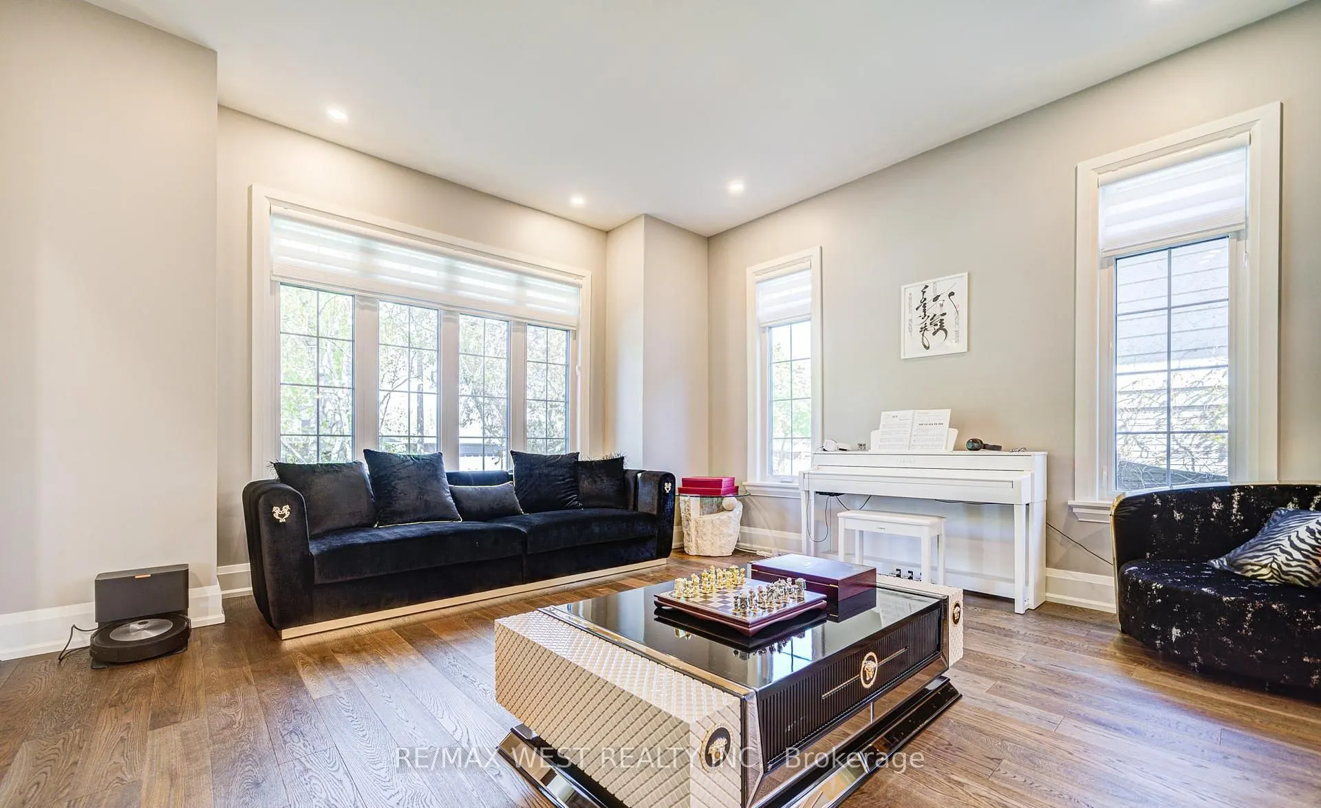 2194 Haygate Crescent