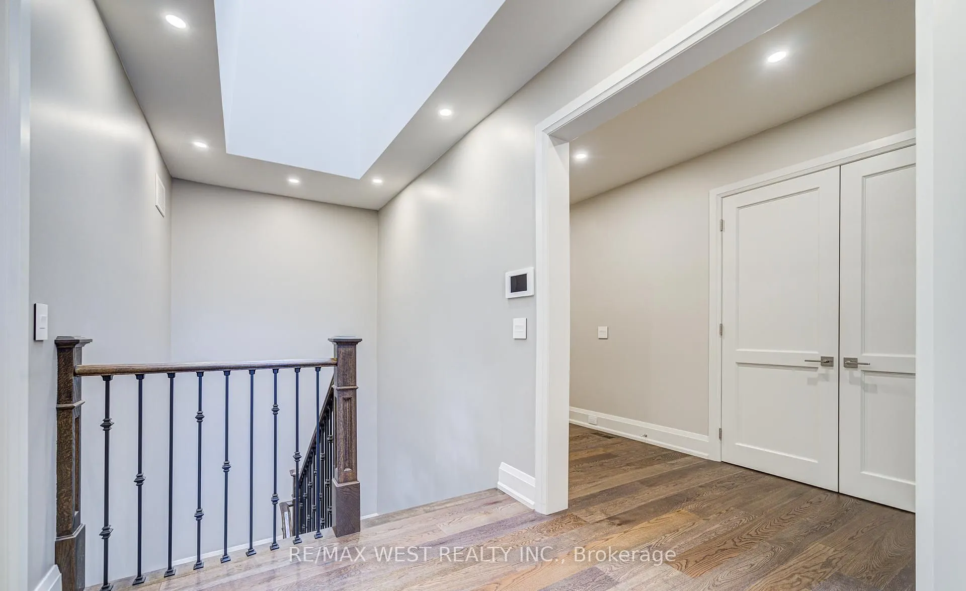 2194 Haygate Crescent