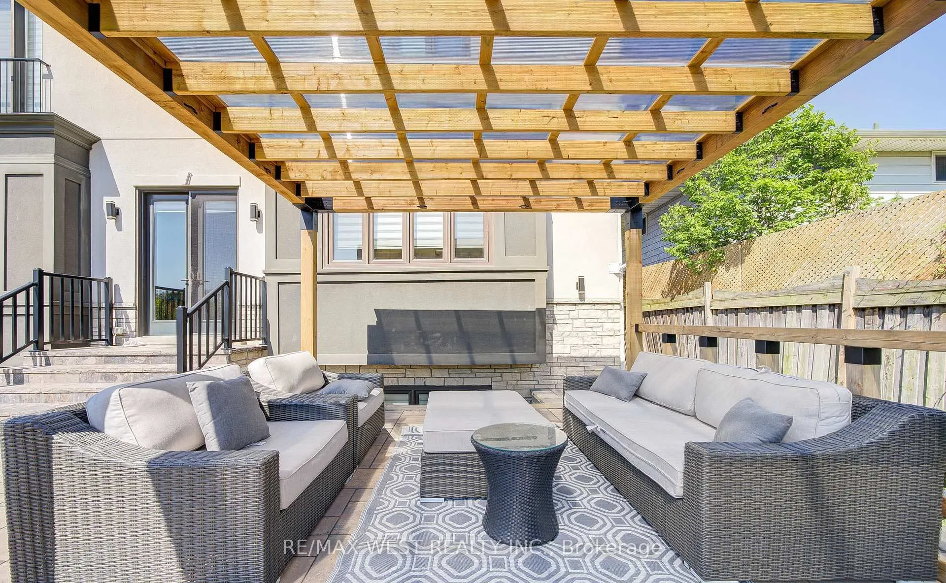 2194 Haygate Crescent