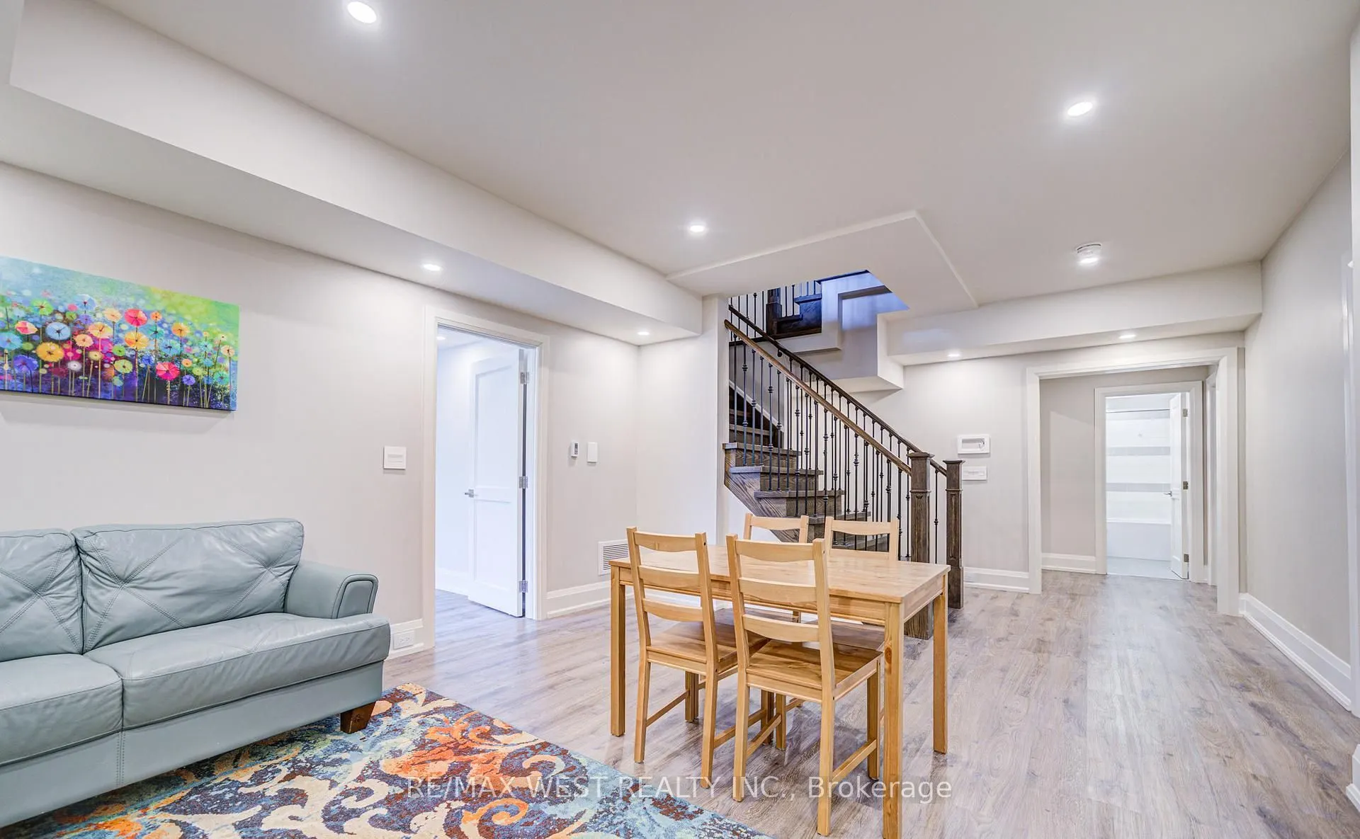 2194 Haygate Crescent