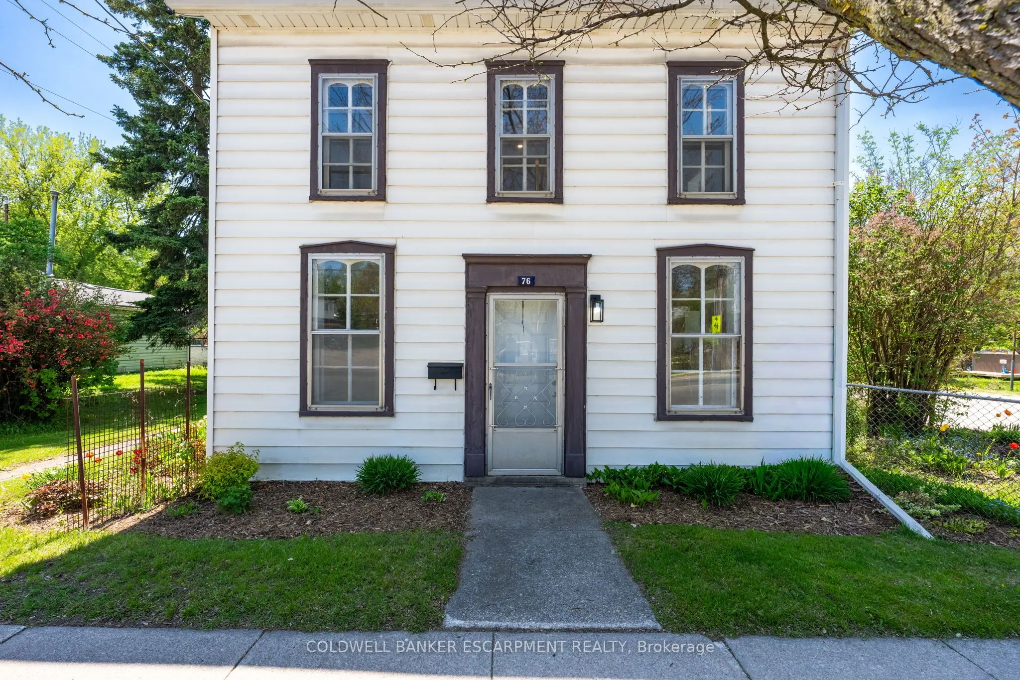 76 Main Street N