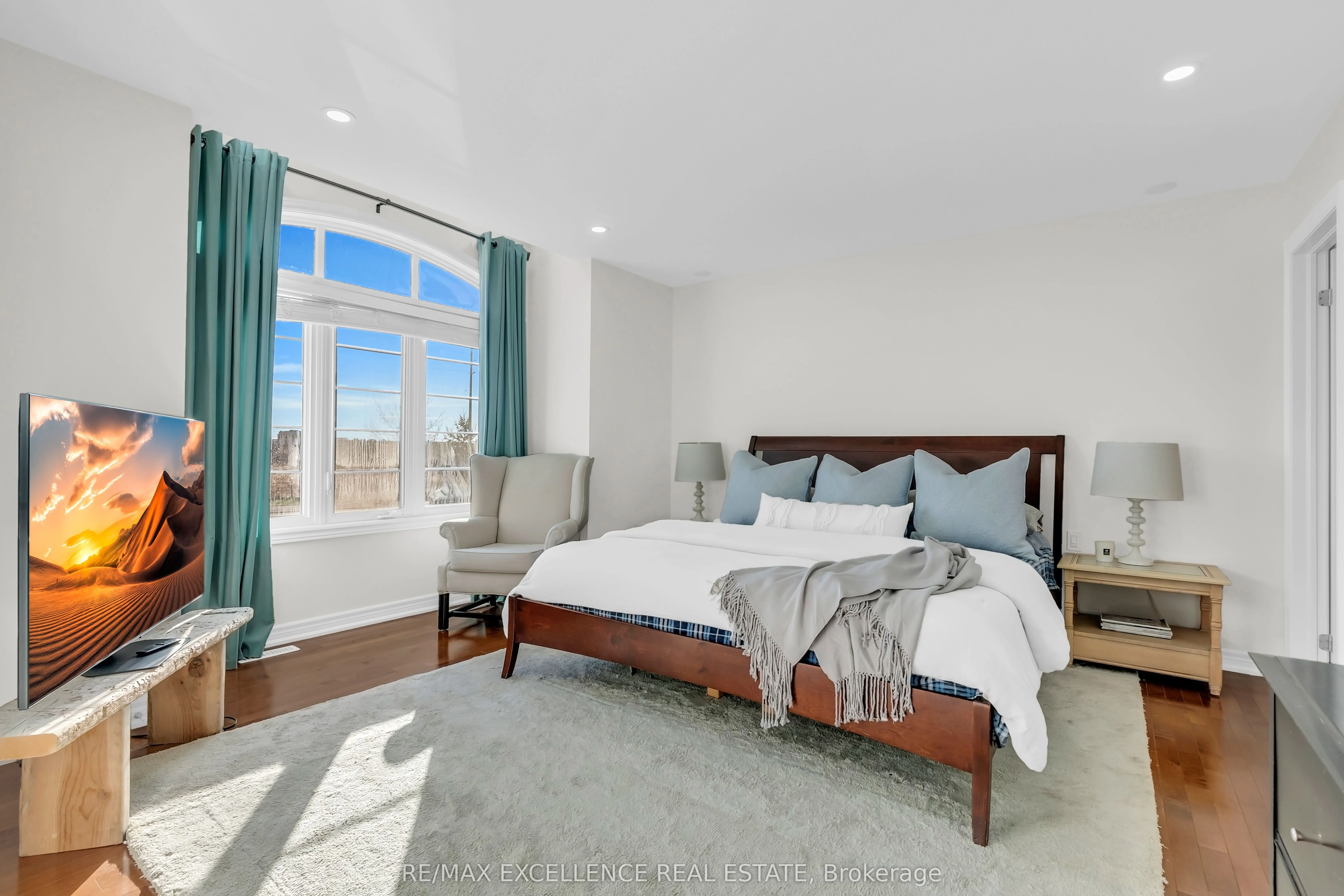 40 Imperial Lakes Drive
