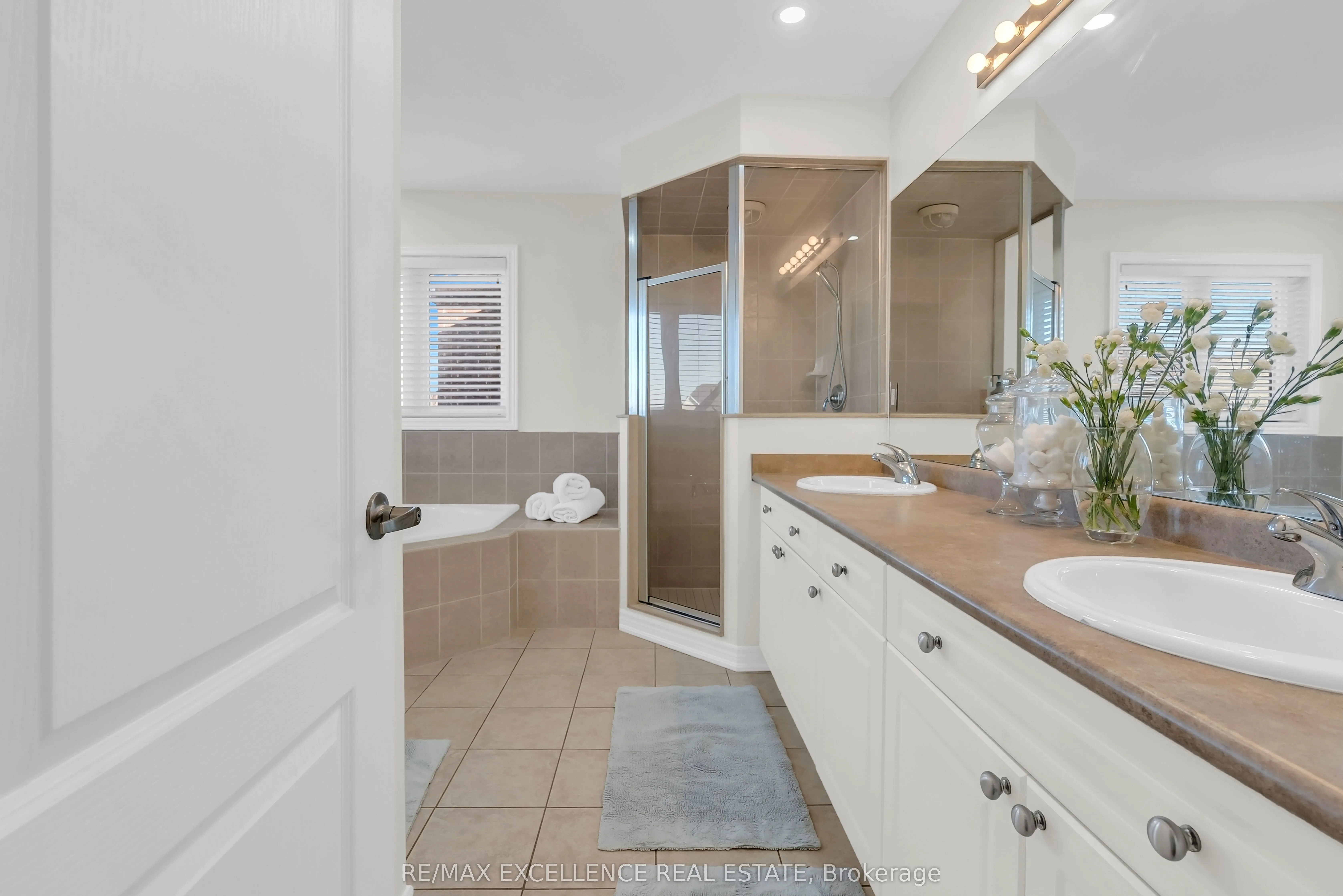 40 Imperial Lakes Drive