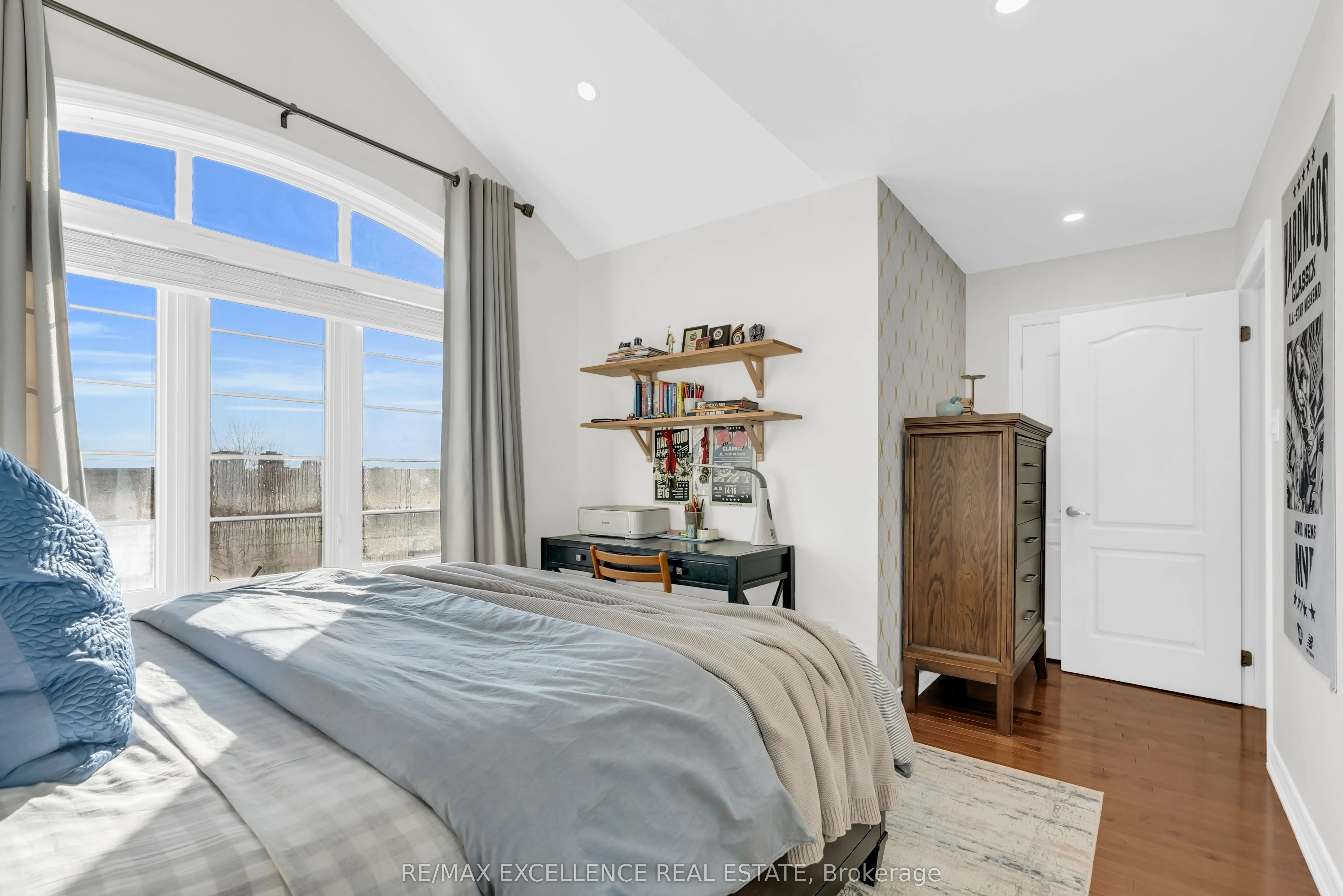 40 Imperial Lakes Drive