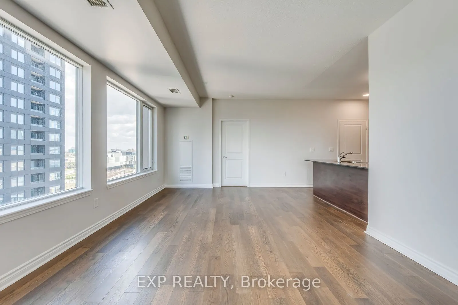 385 Prince Of Wales Drive #1011