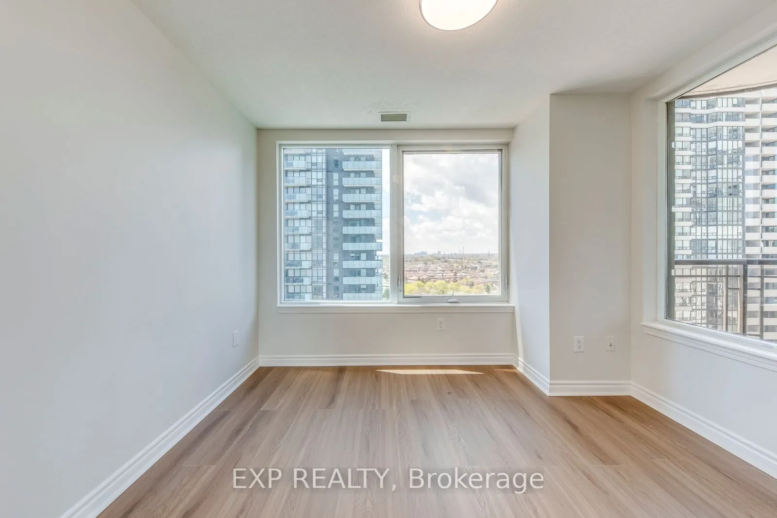 385 Prince Of Wales Drive #1011