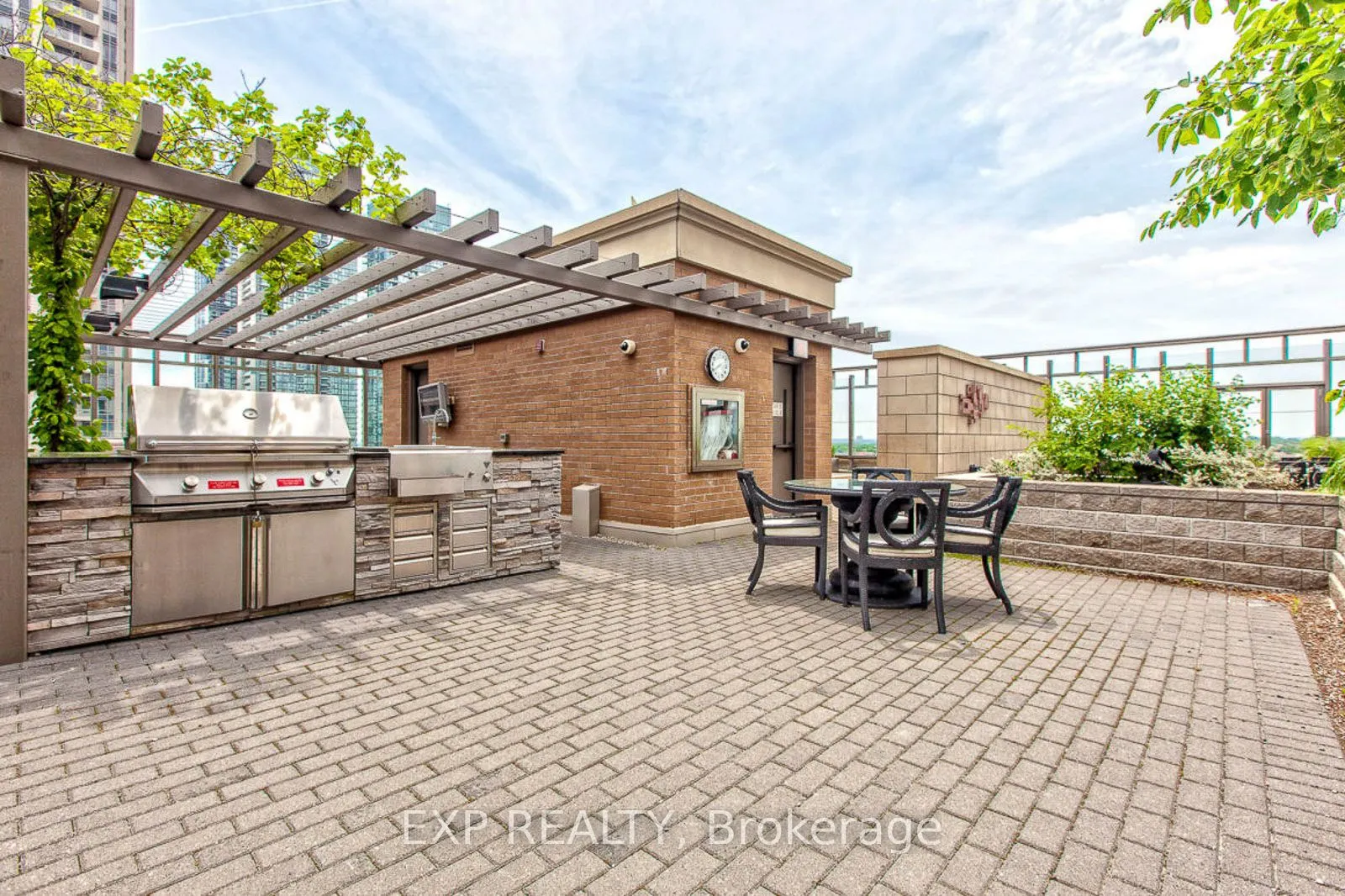 385 Prince Of Wales Drive #1011