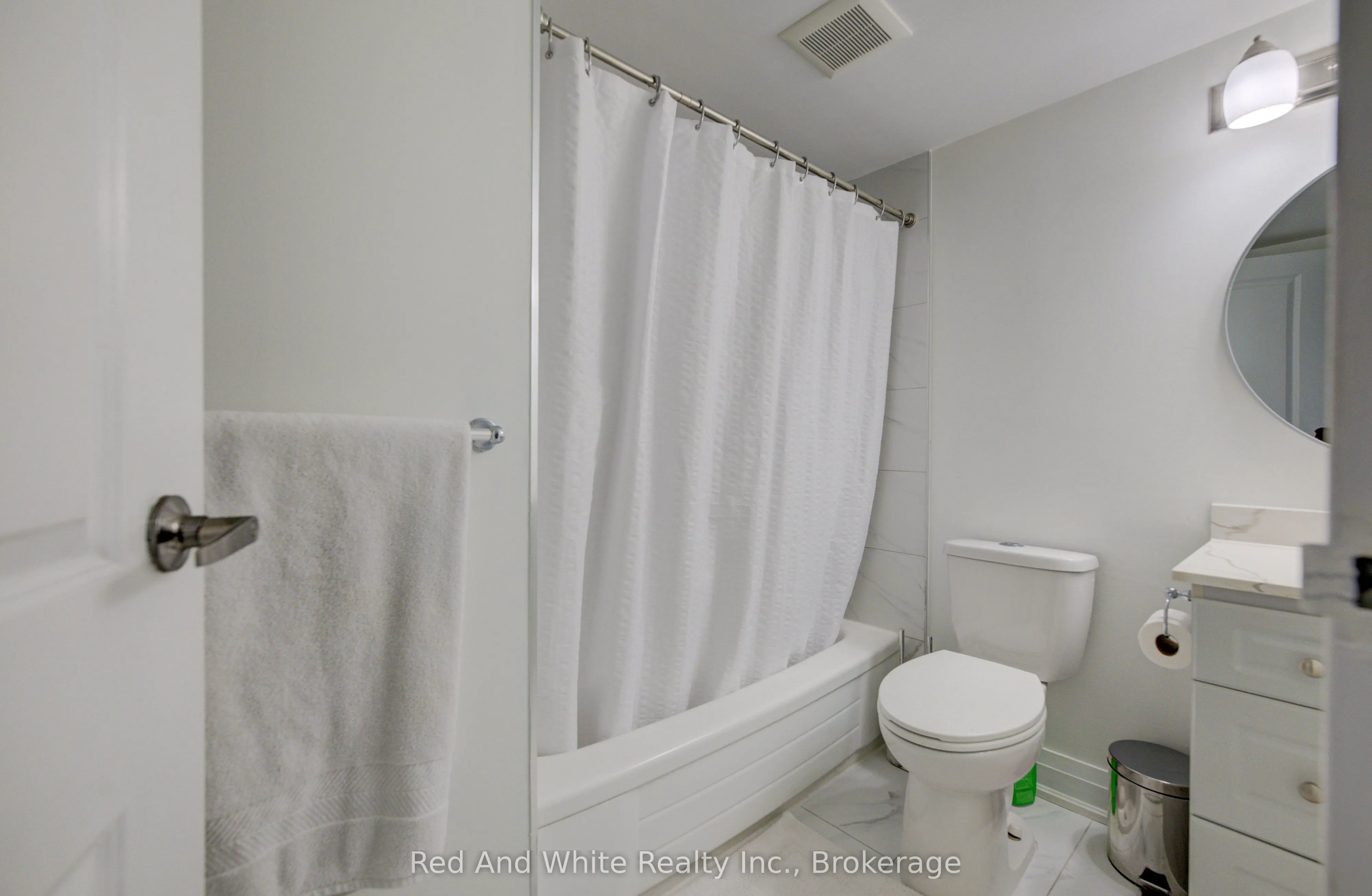 3590 Kaneff Crescent #2013