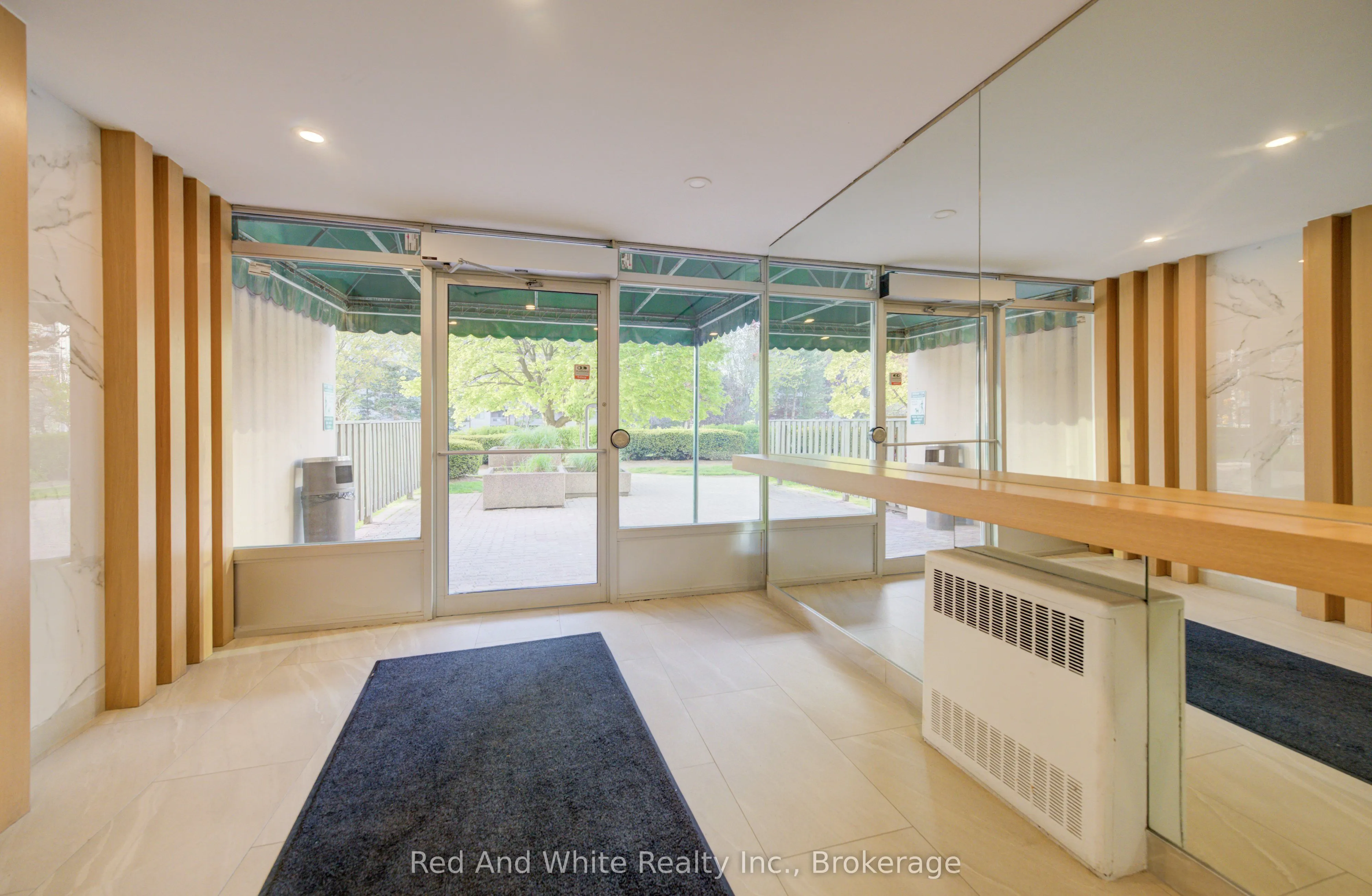 3590 Kaneff Crescent #2013