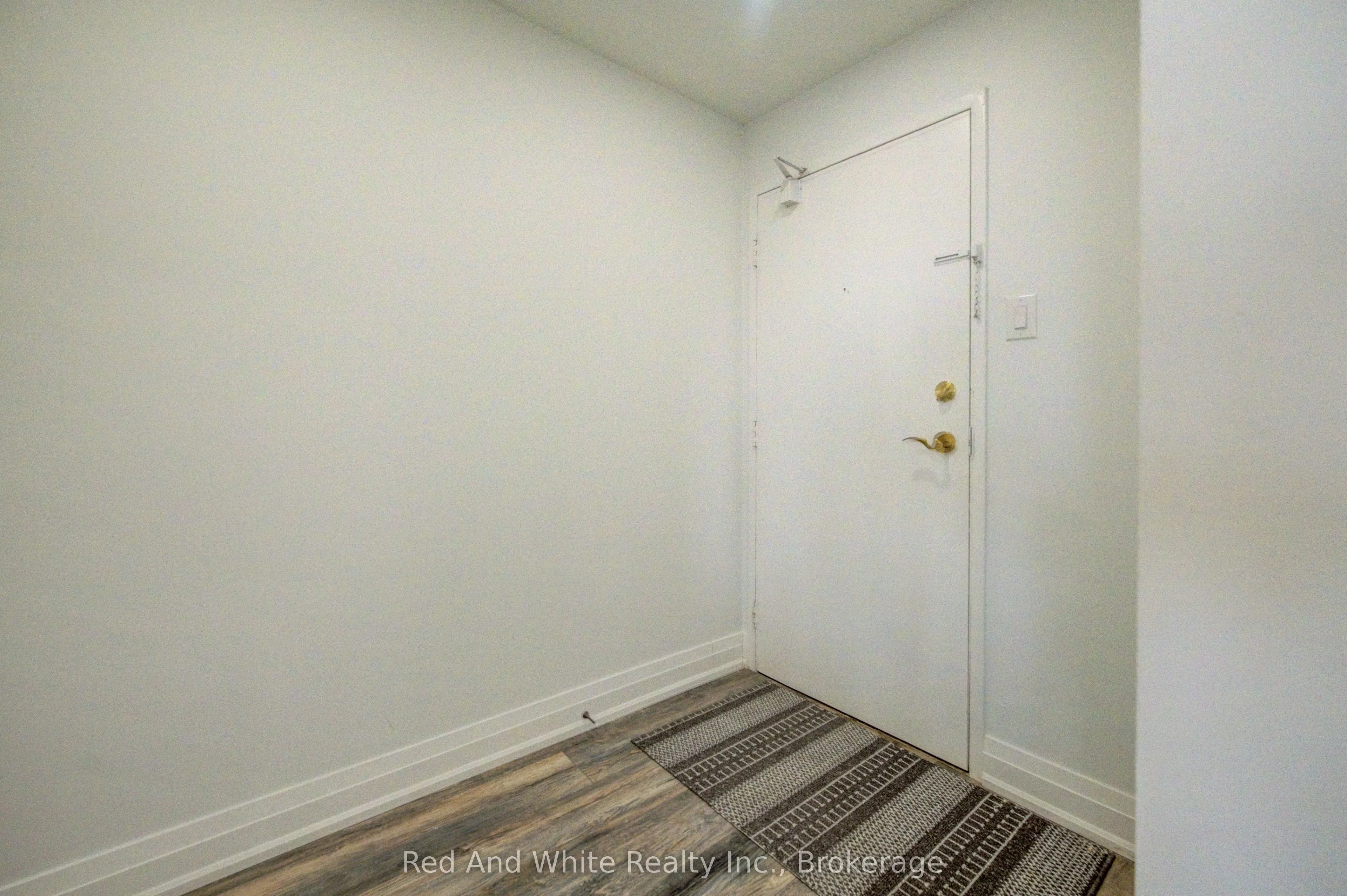 3590 Kaneff Crescent #2013