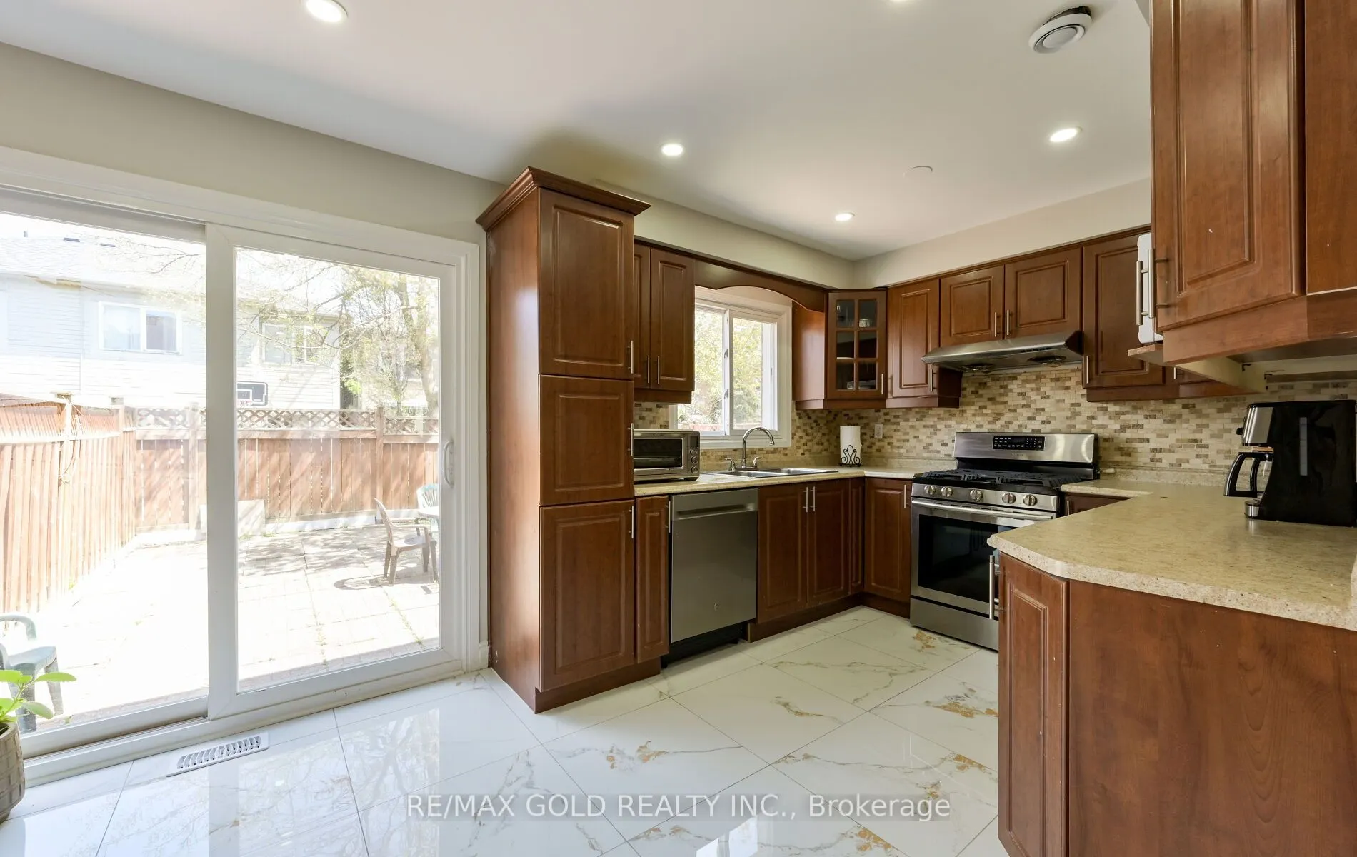 171 Fernforest Drive