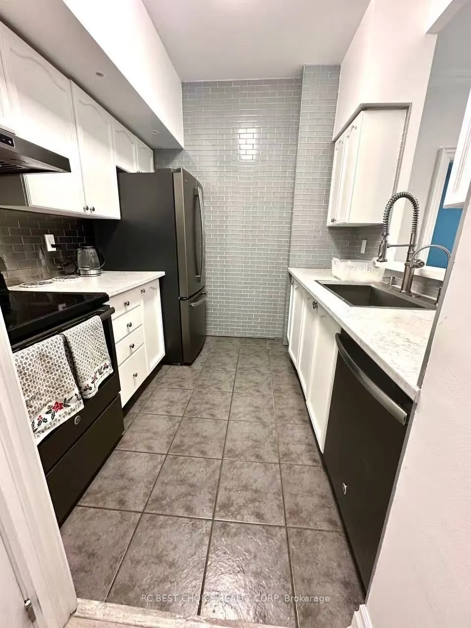 2067 Lake Shore Boulevard W #203