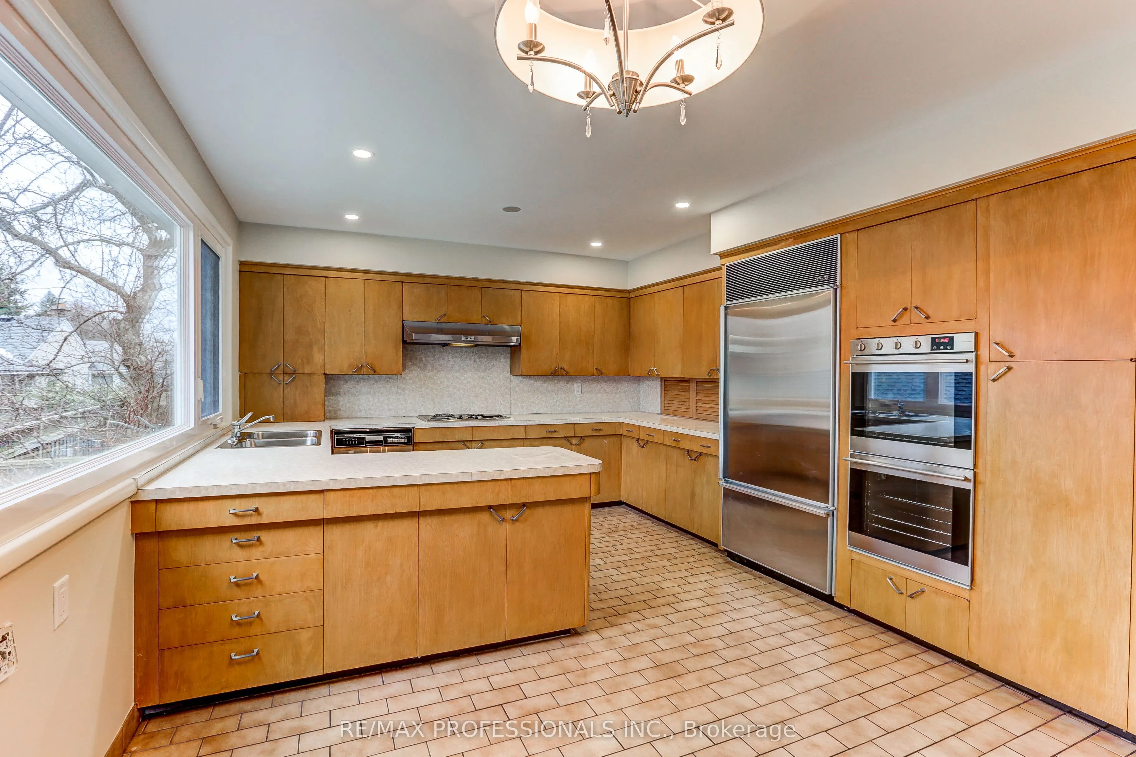 23 Ravensbourne Crescent
