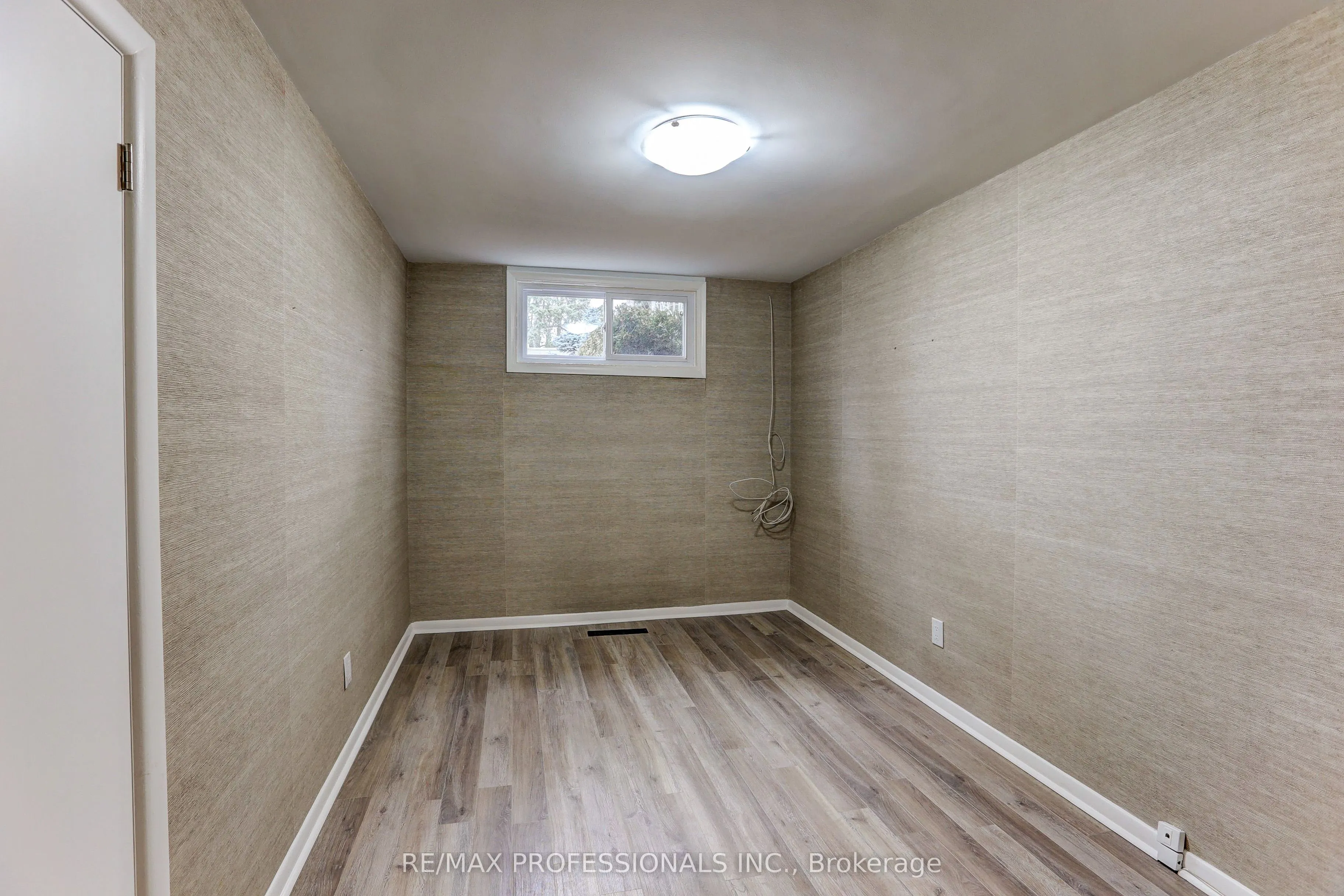 23 Ravensbourne Crescent