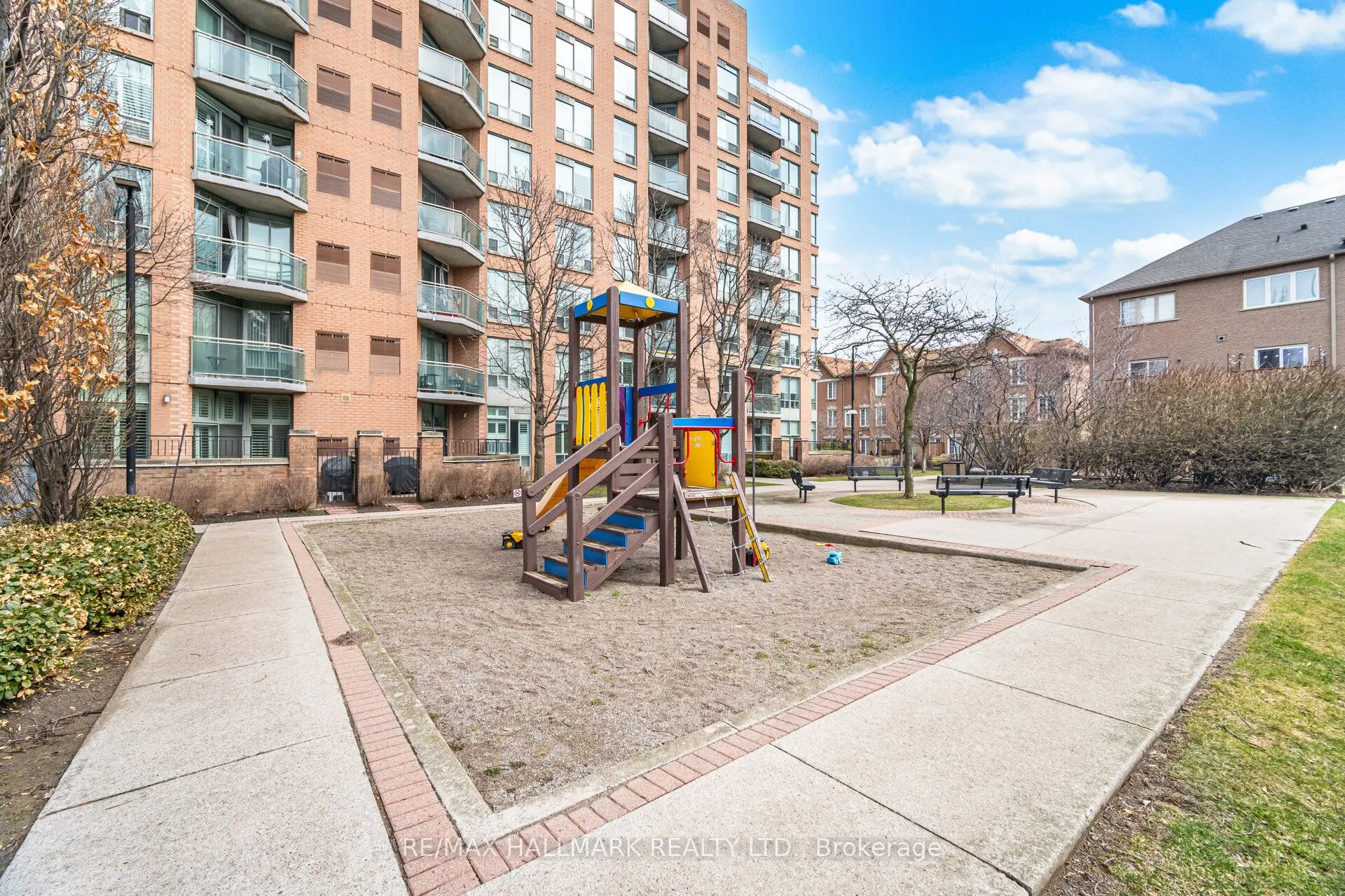 190 Manitoba Street #209