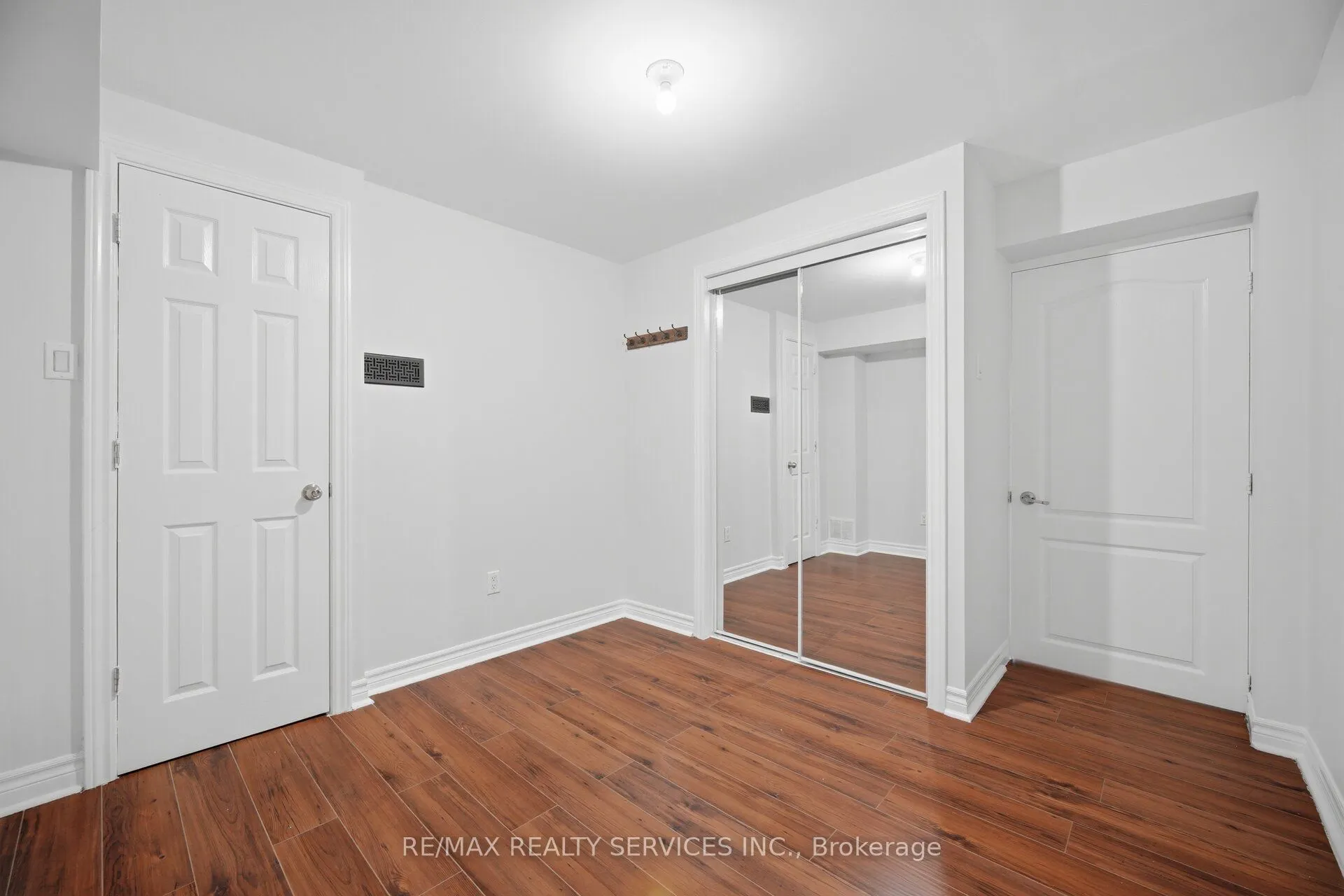 62 SIR JACOBS Crescent
