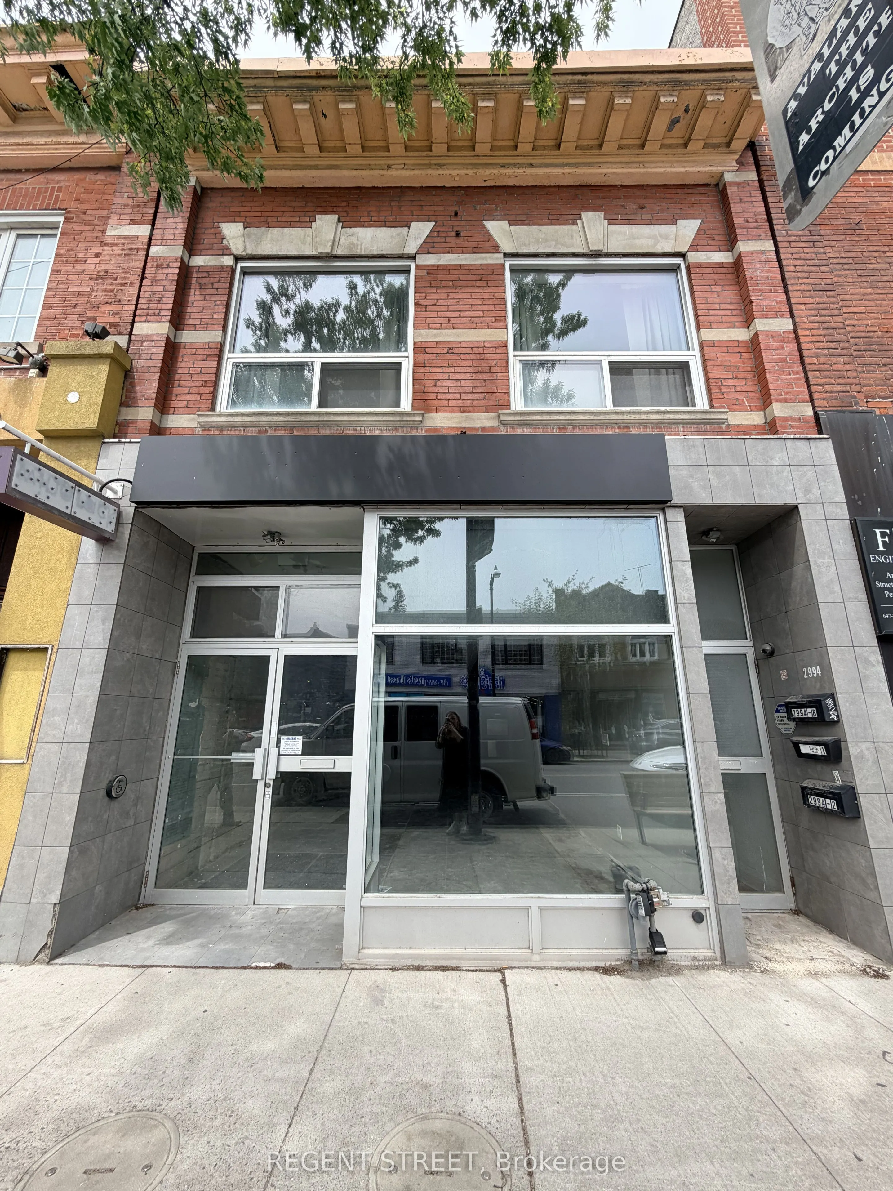 2994 Dundas Street W #Main