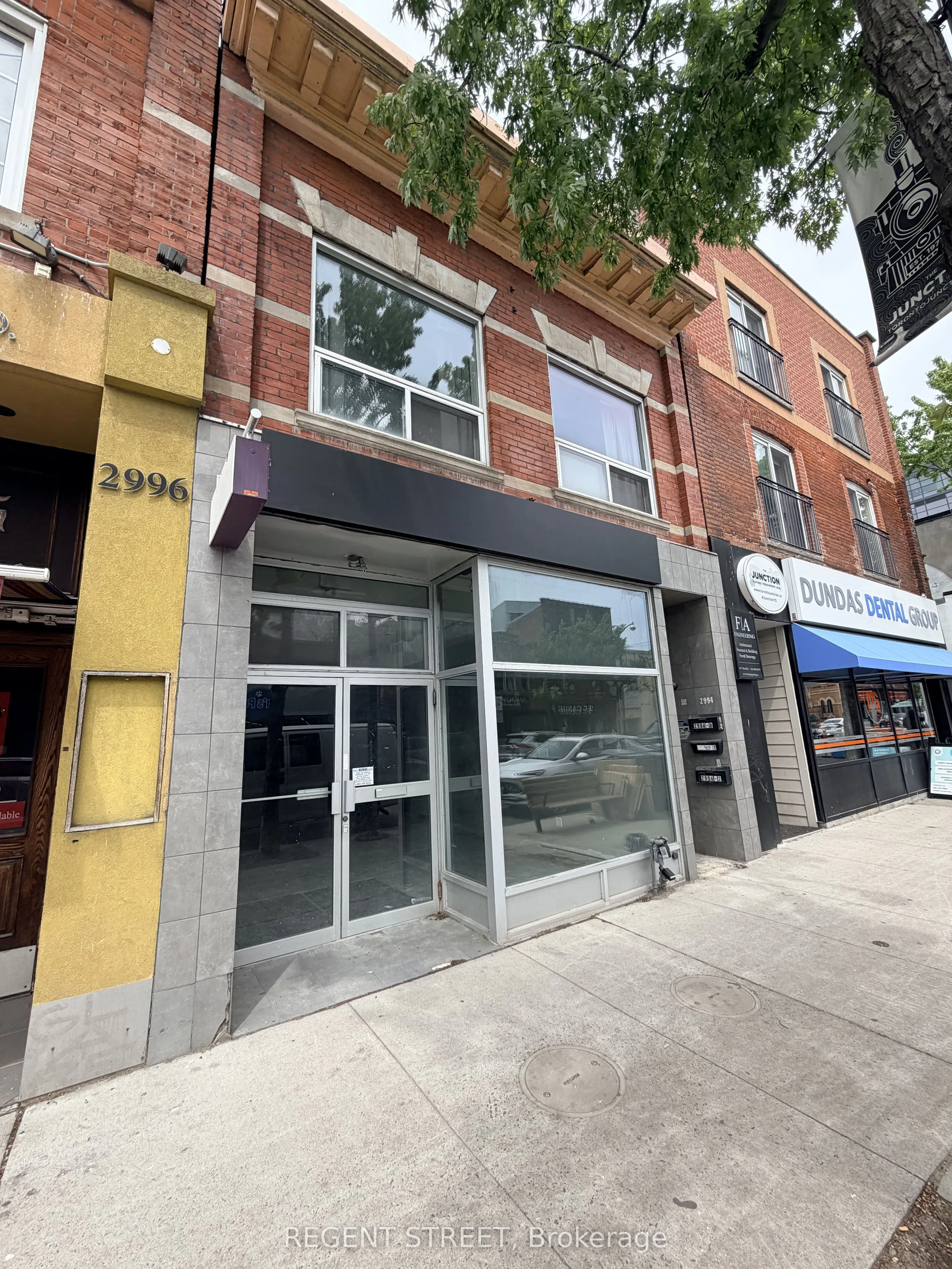2994 Dundas Street W #Main